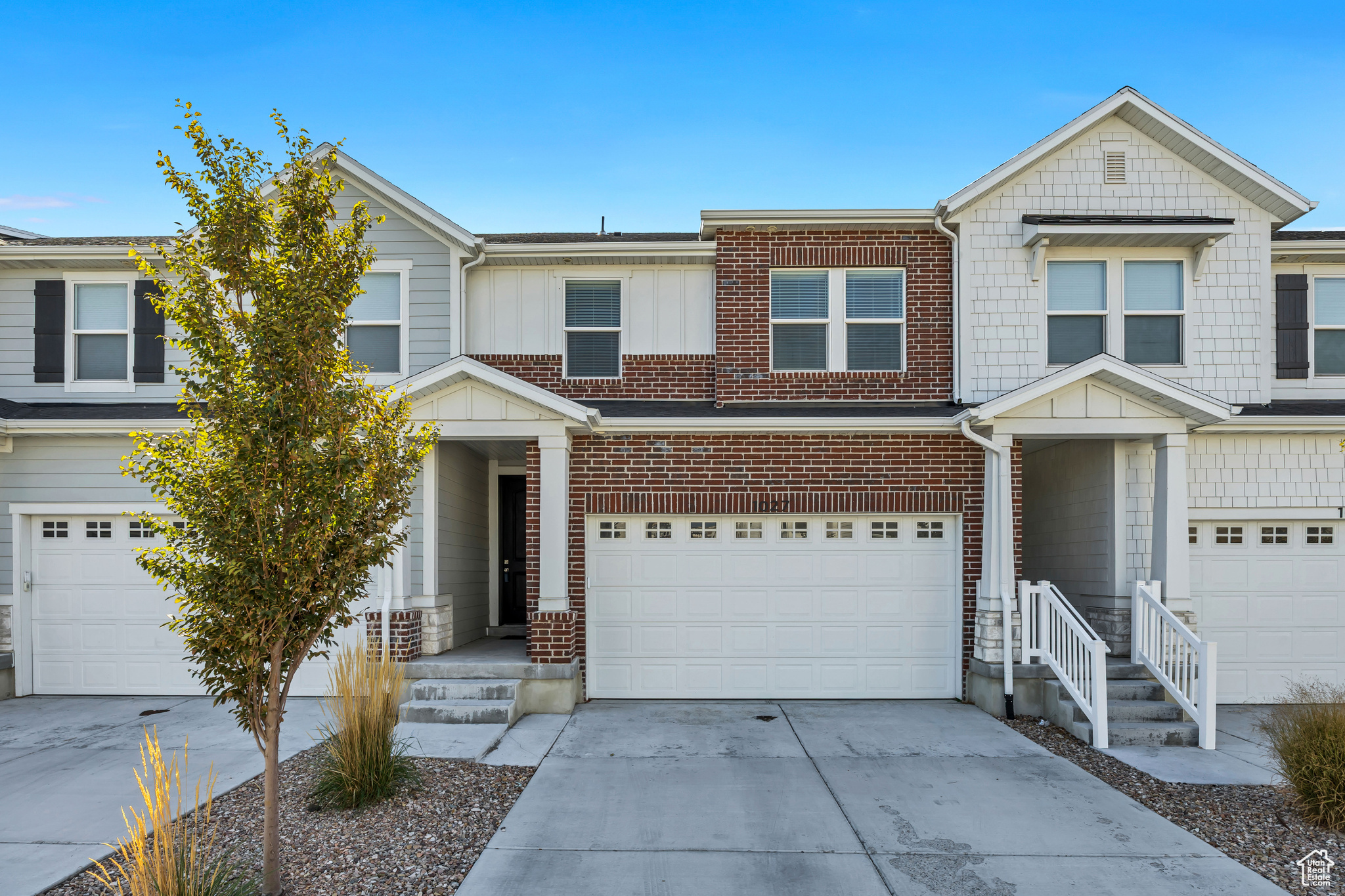 1027 W CORAL CHARM WAY