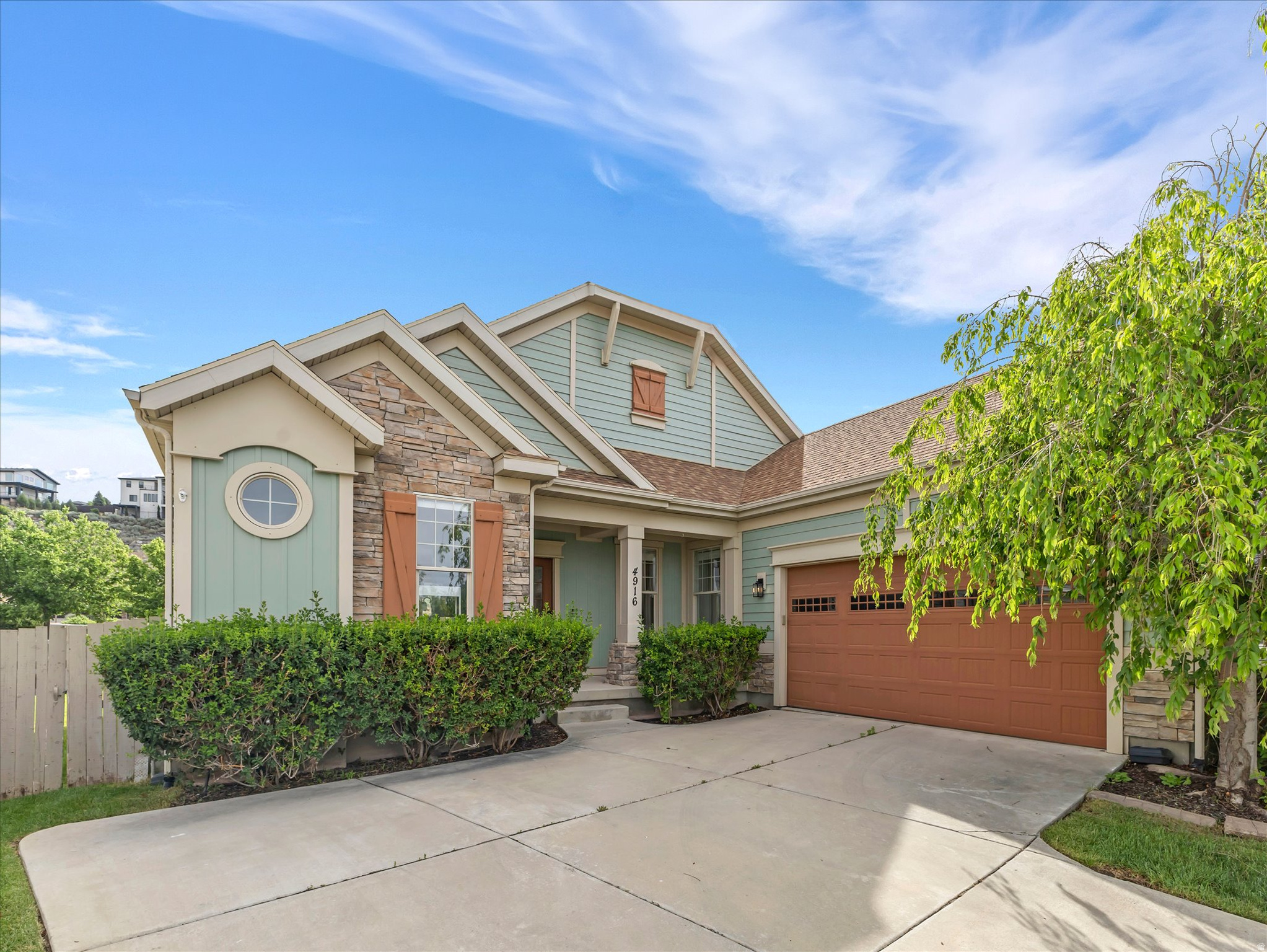 4916 N SHADY VIEW LN