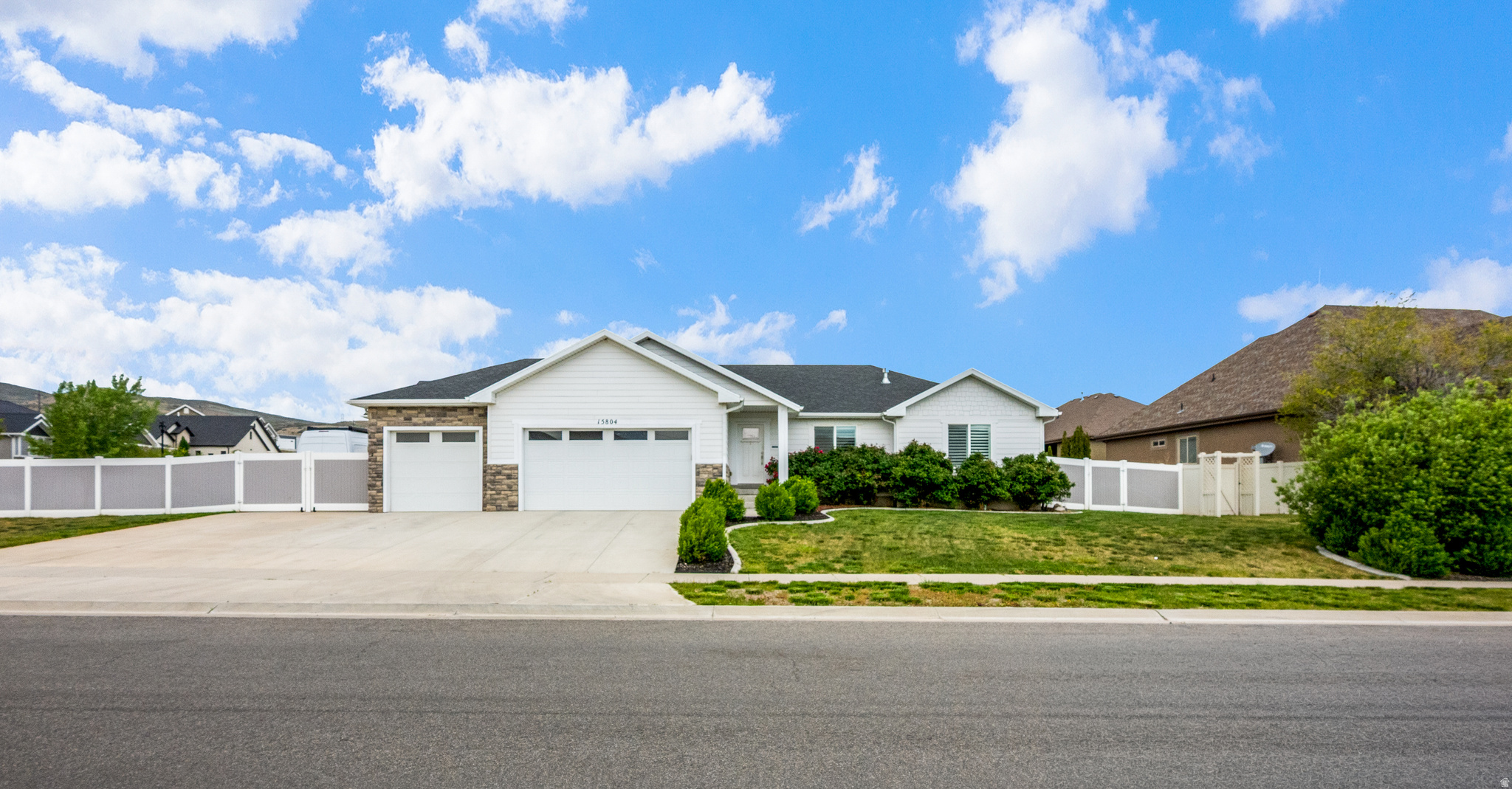 15804 S PACKSADDLE DR