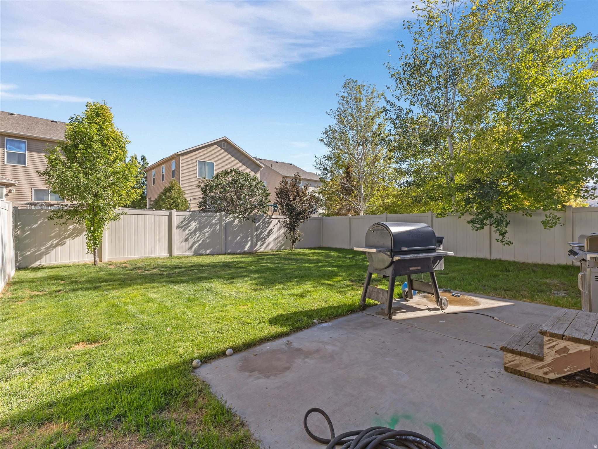 2139 E SUMMIT WAY