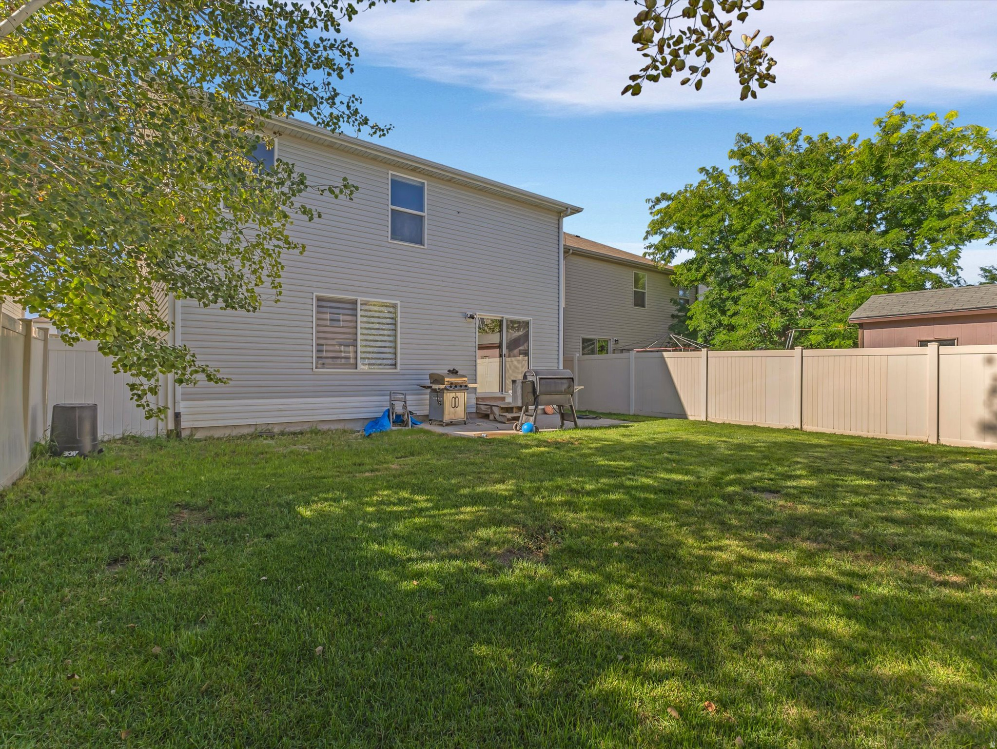 2139 E SUMMIT WAY
