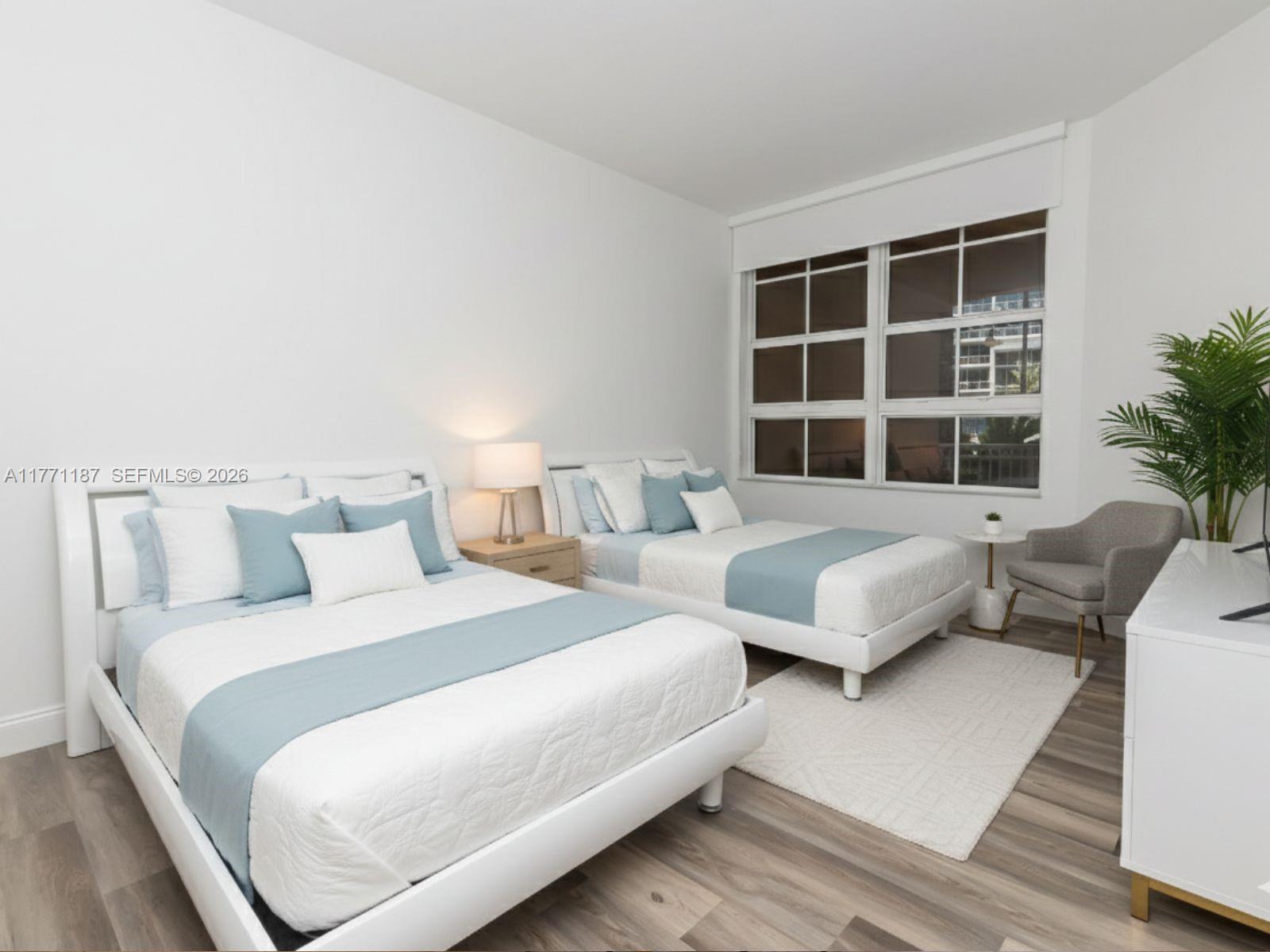 3001 NE 185th St # 113