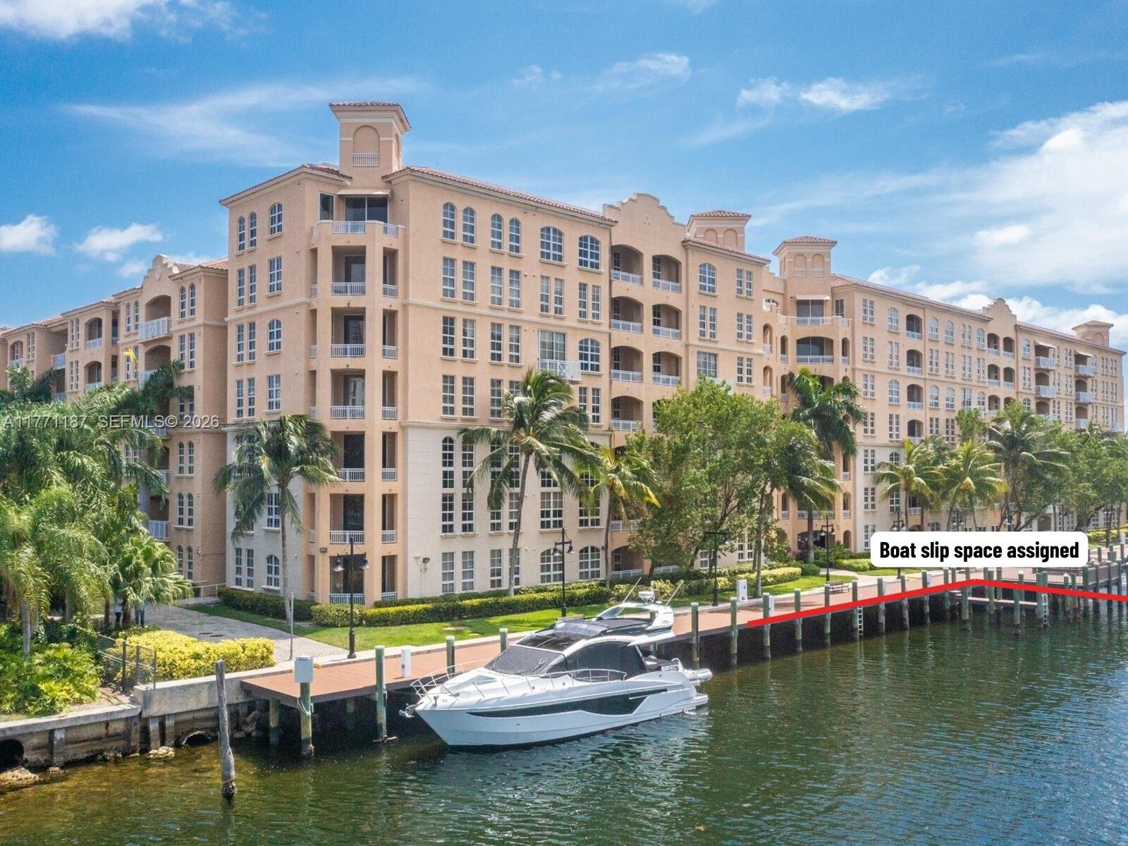 3001 NE 185th St # 113