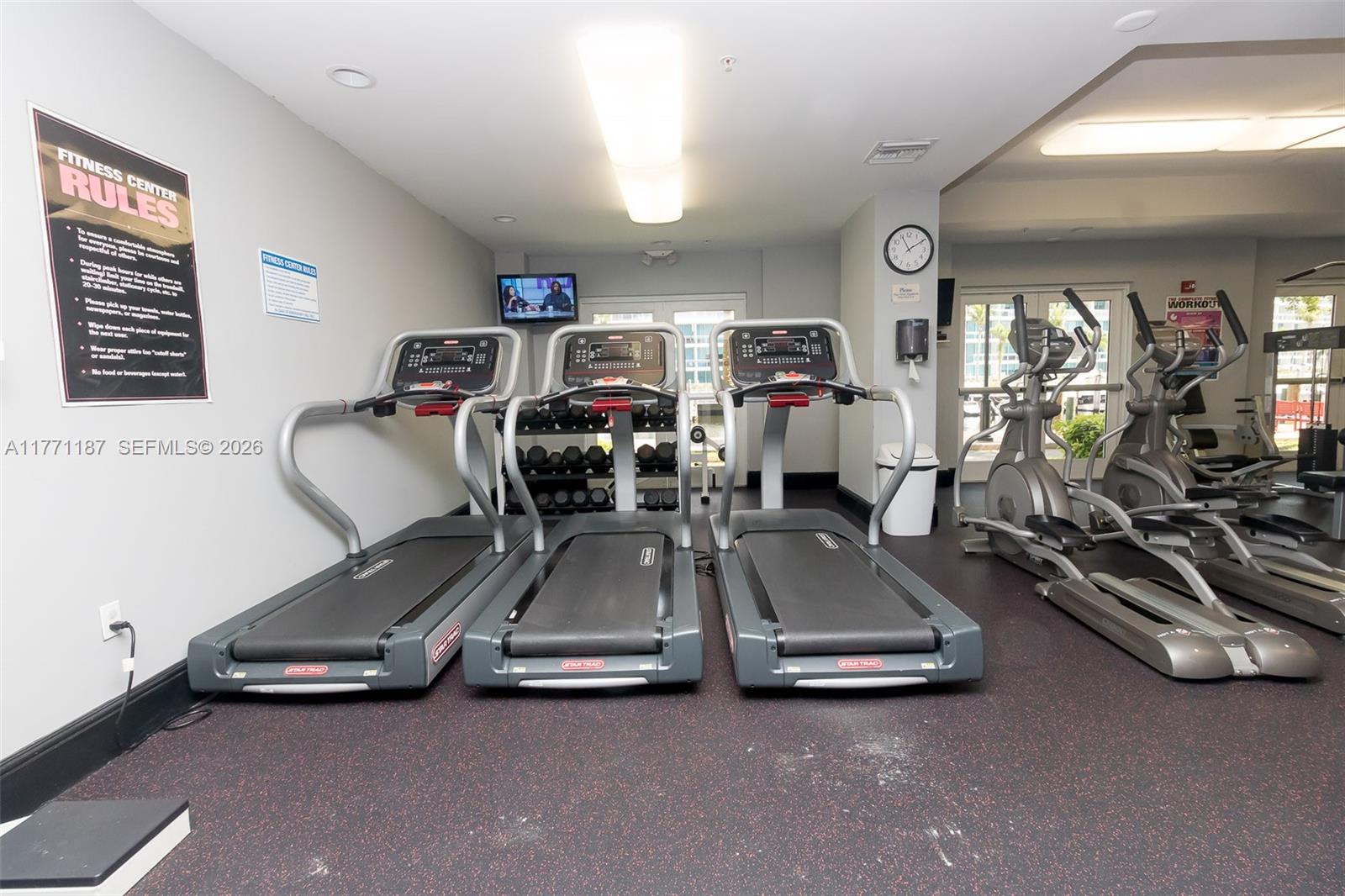 3001 NE 185th St # 113