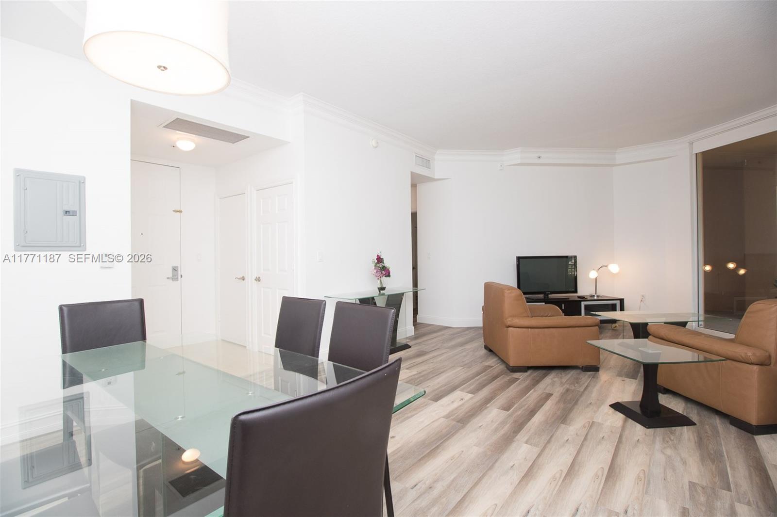 3001 NE 185th St # 113