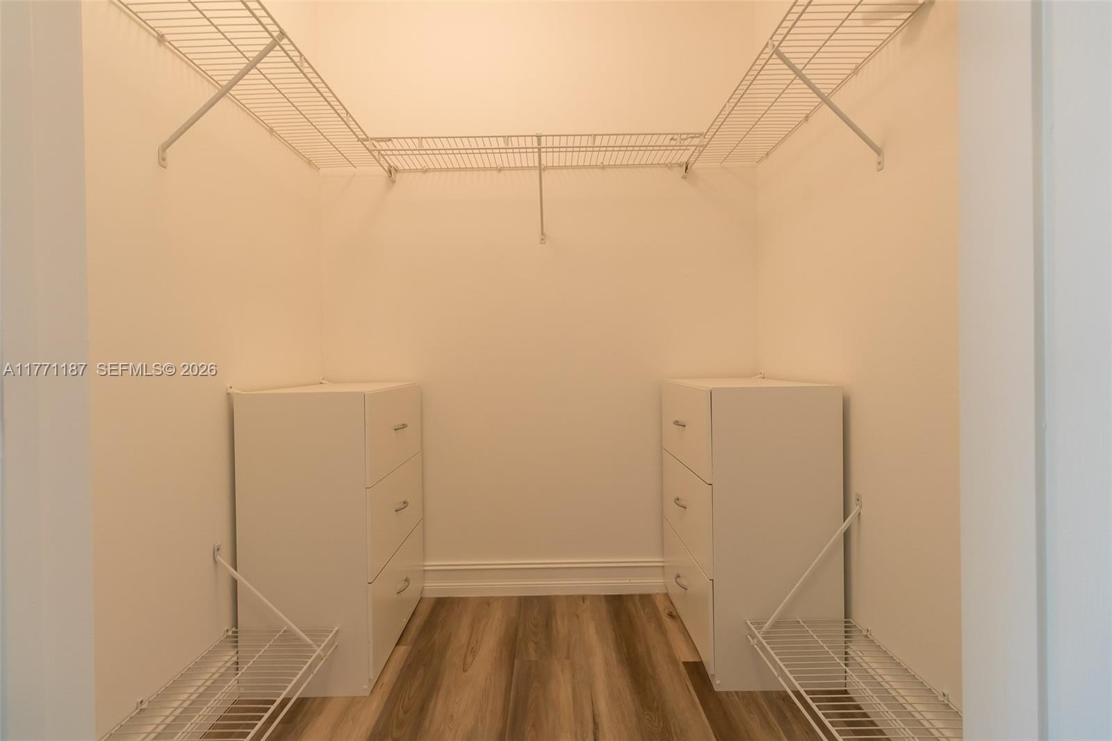 3001 NE 185th St # 113