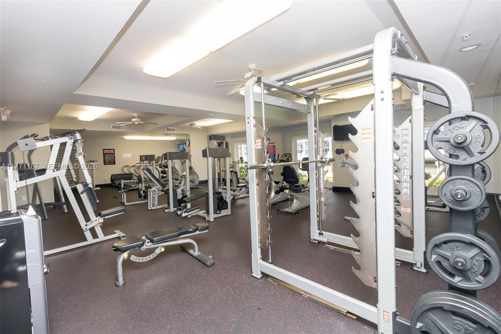 3001 NE 185th St # 113