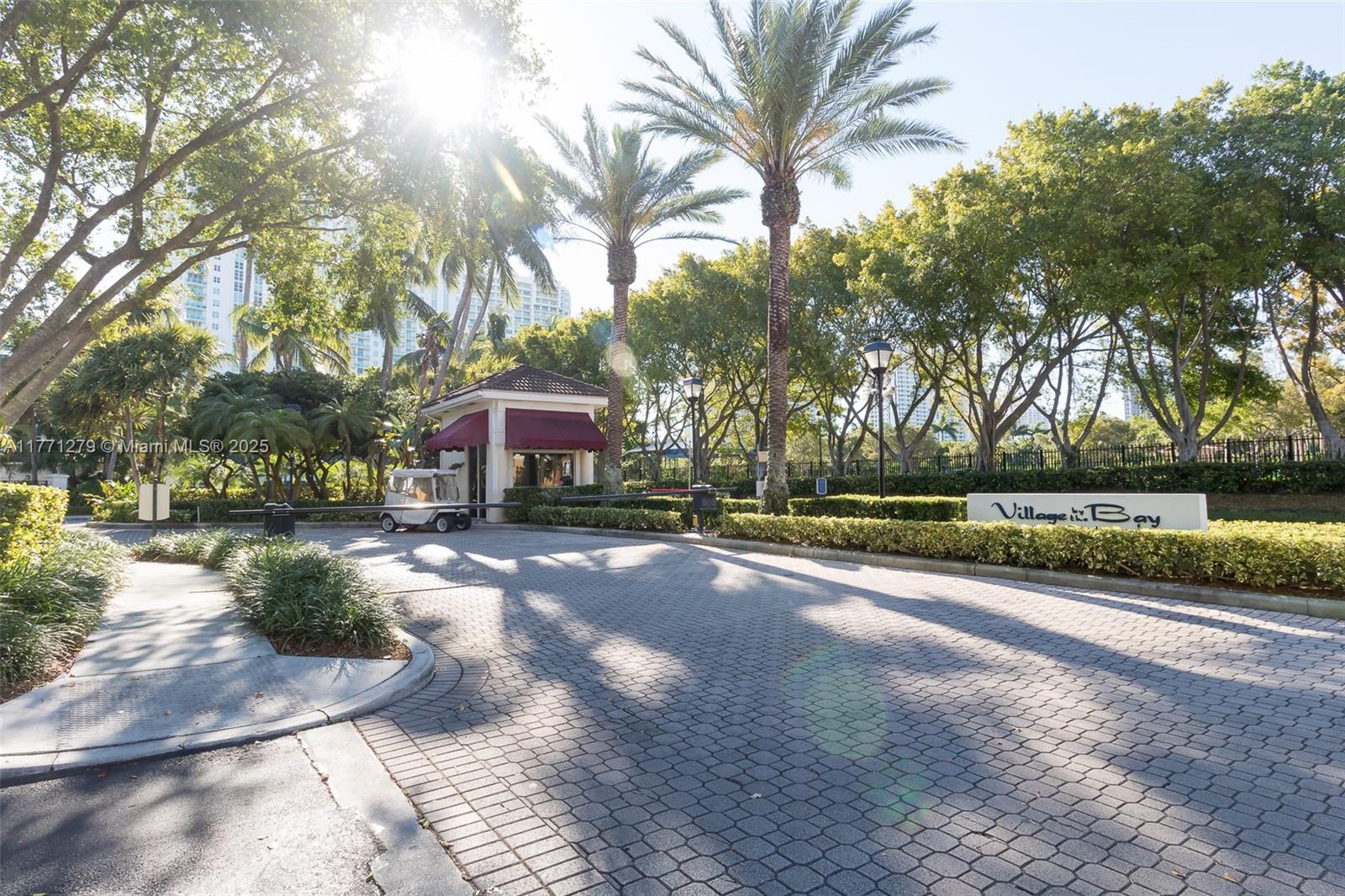 3215 NE 184th St # 14404