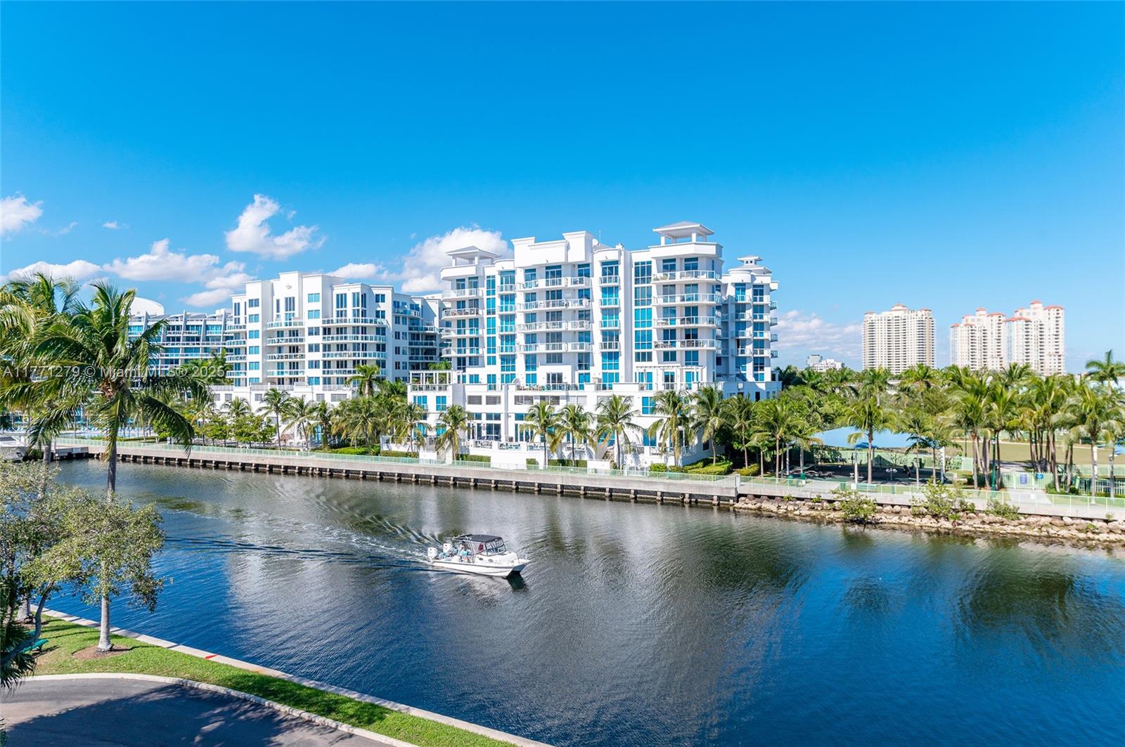 3215 NE 184th St # 14404