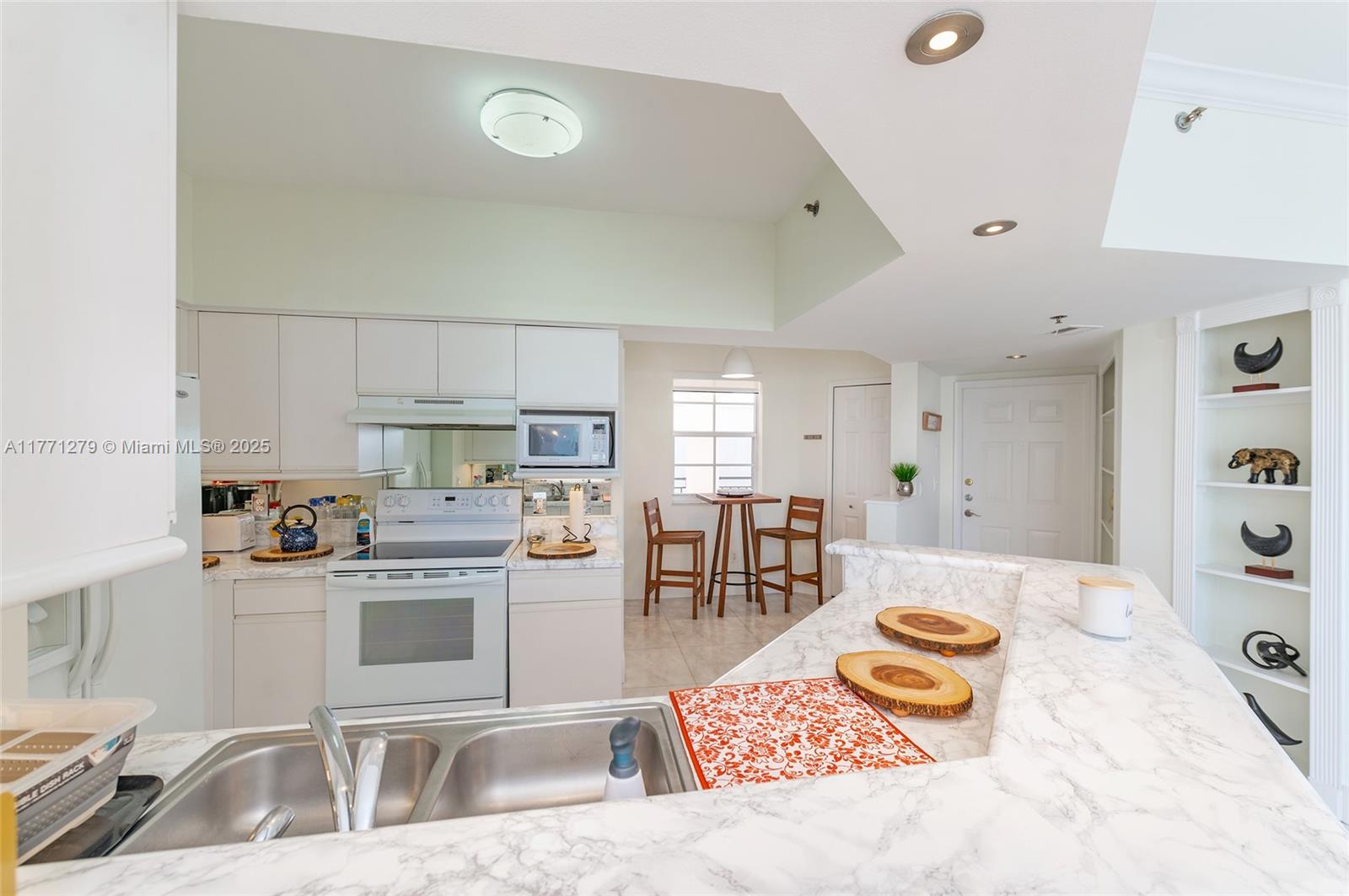 3215 NE 184th St # 14404