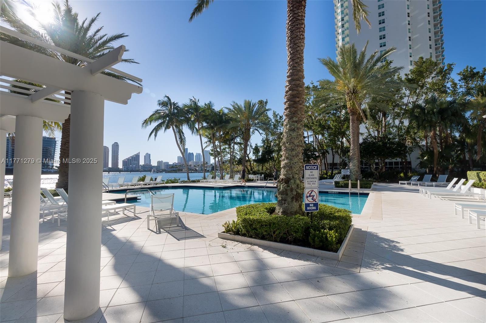 3215 NE 184th St # 14404