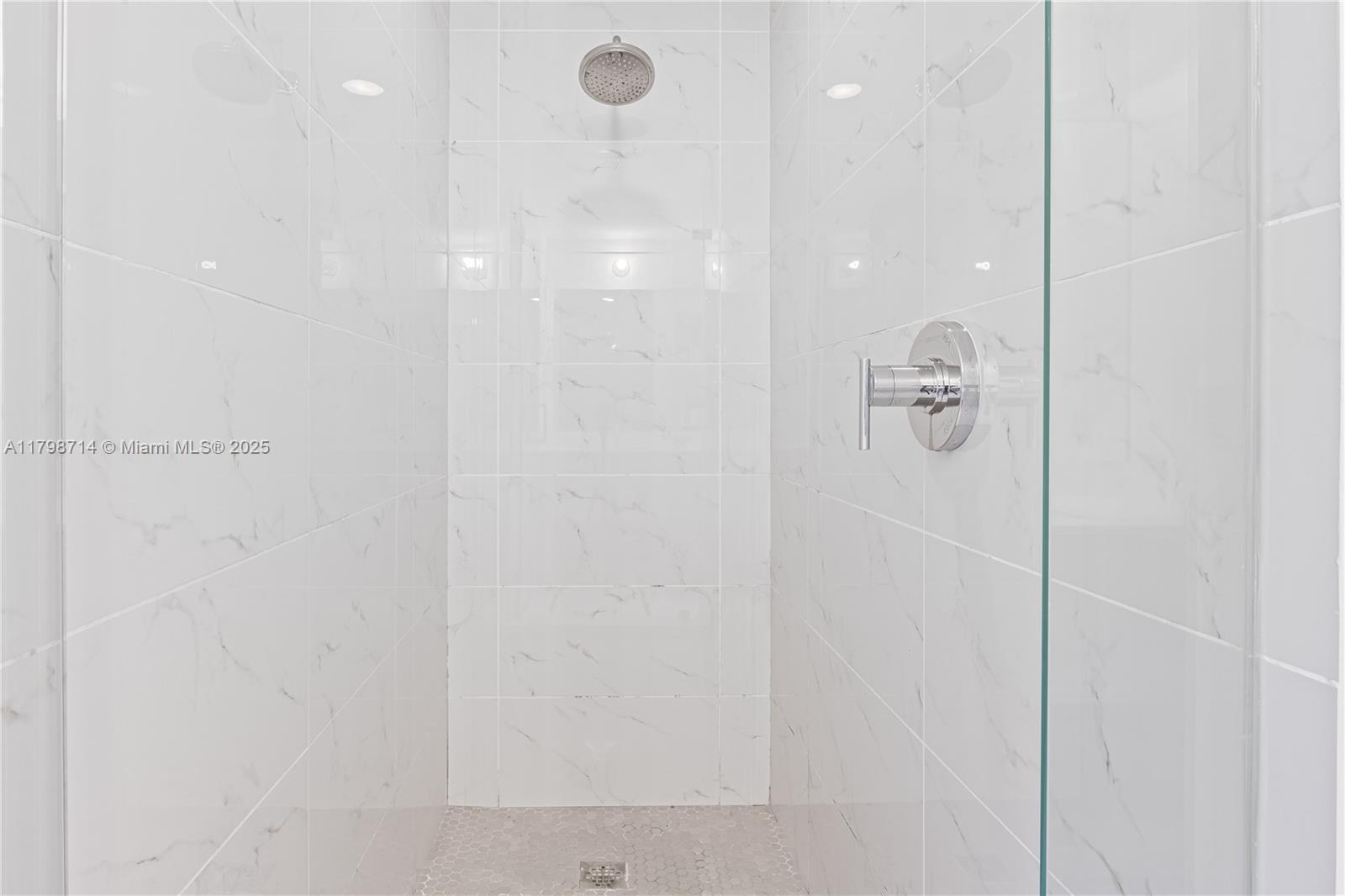 16385 Biscayne Blvd # 404