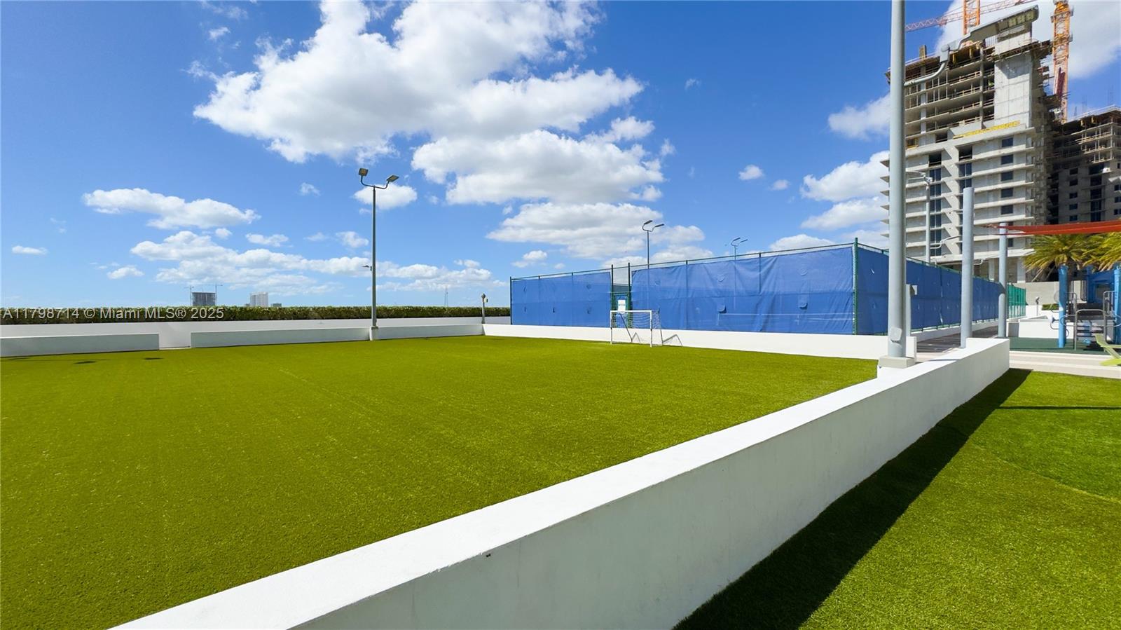 16385 Biscayne Blvd # 404