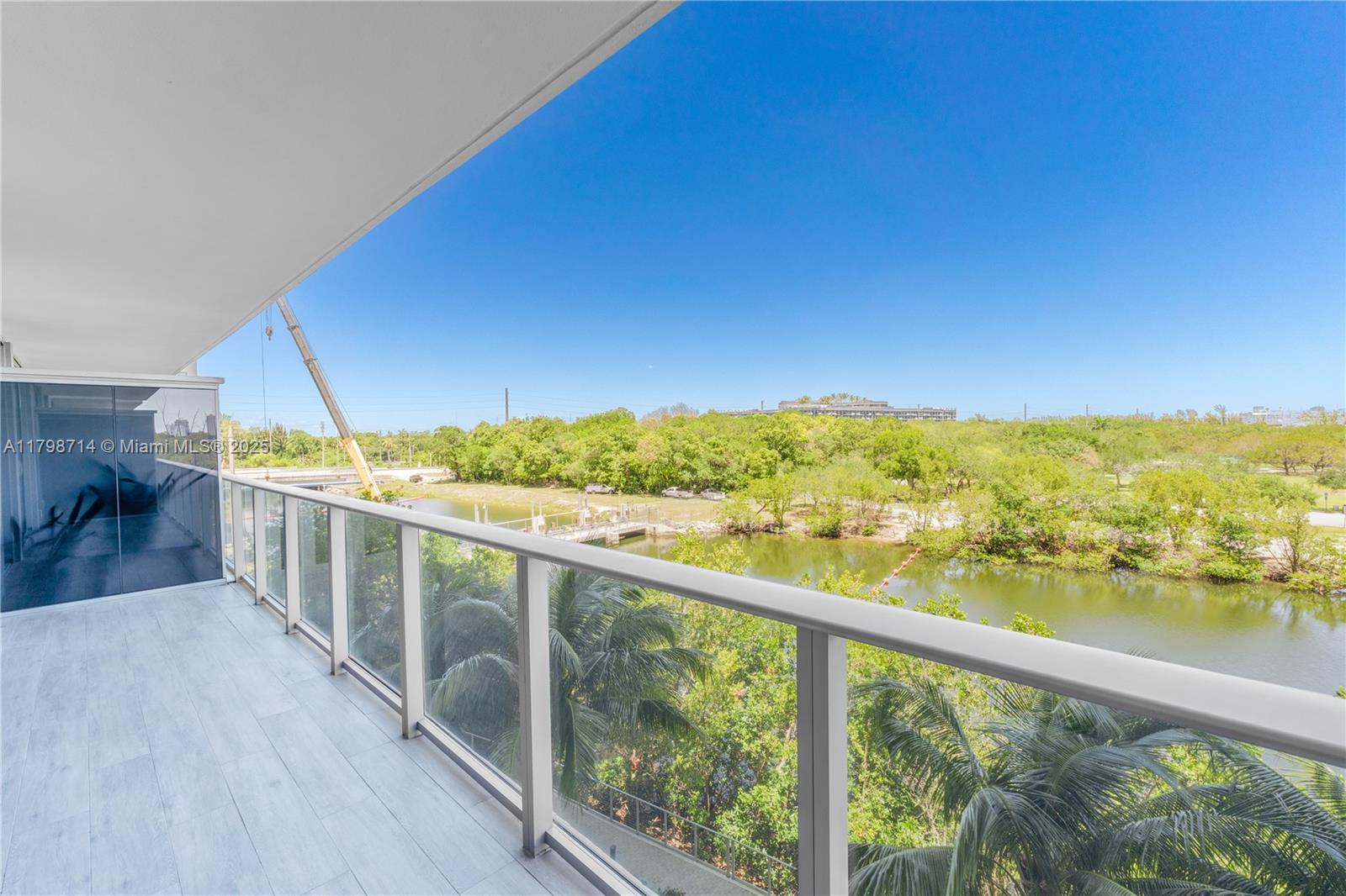 16385 Biscayne Blvd # 404