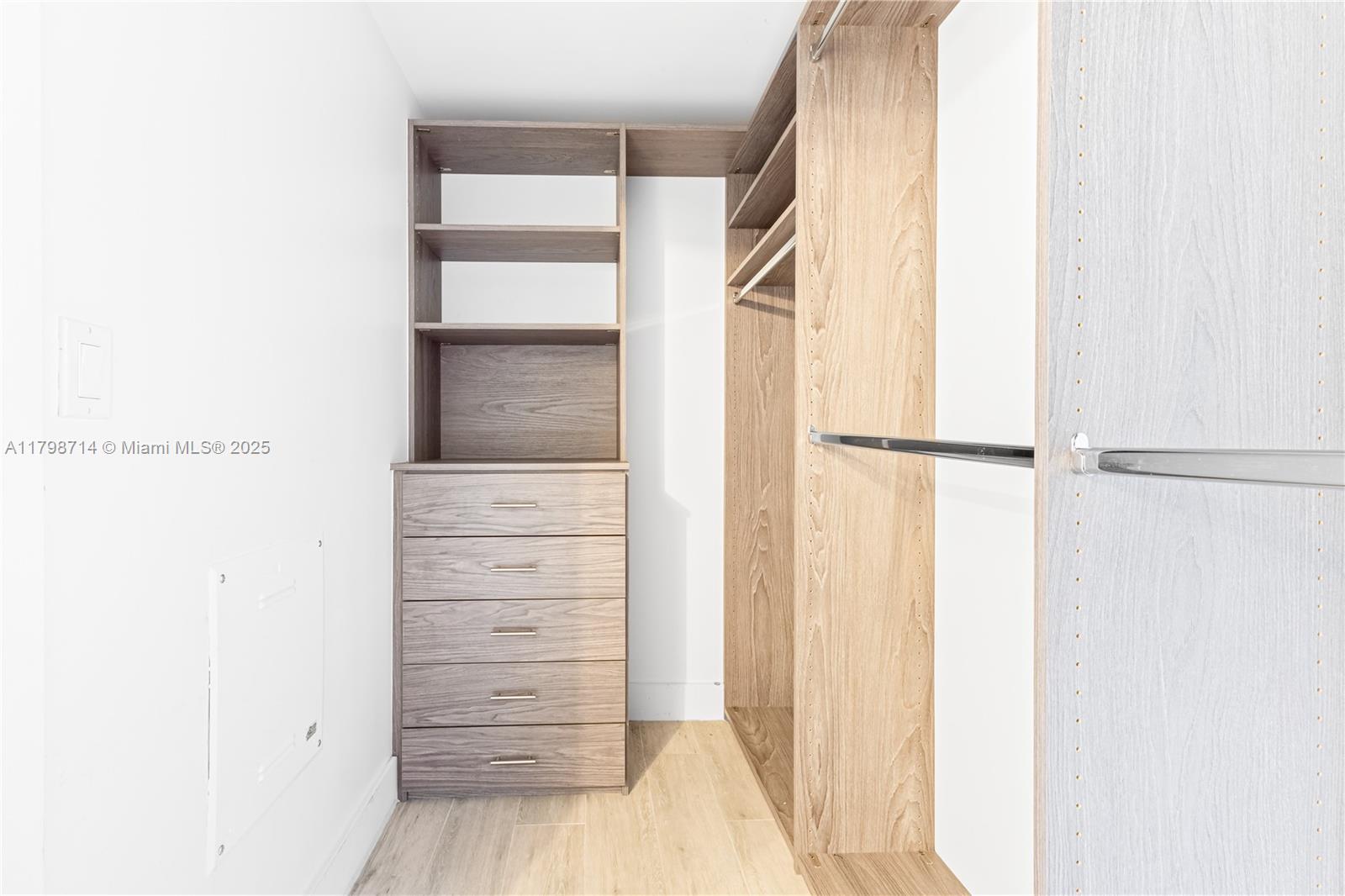 16385 Biscayne Blvd # 404