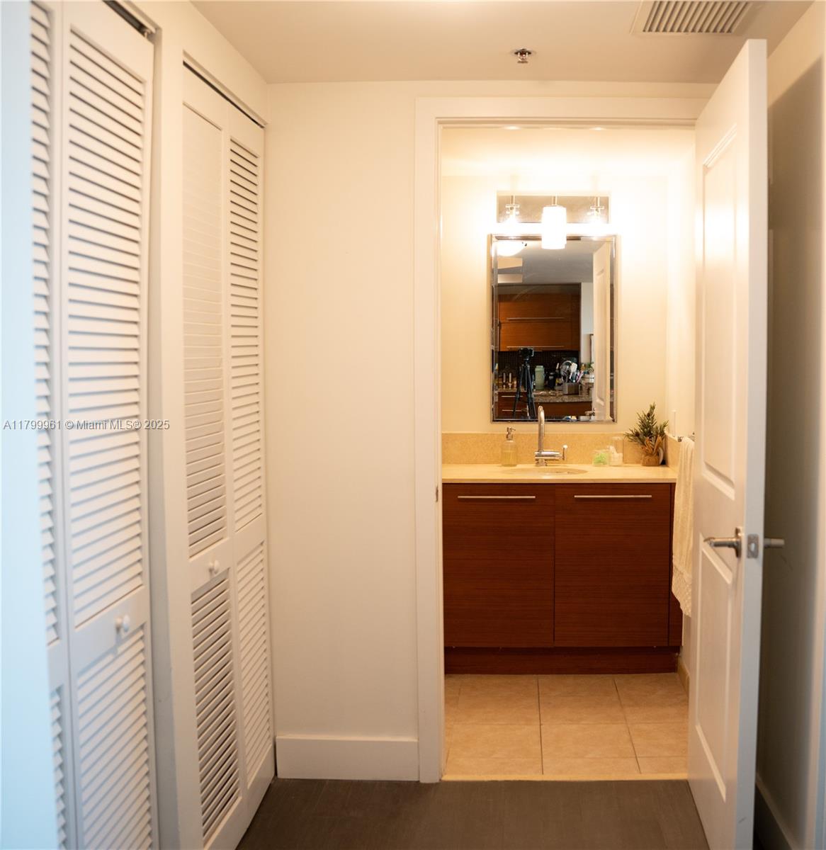 2681 N Flamingo Rd # 1206S