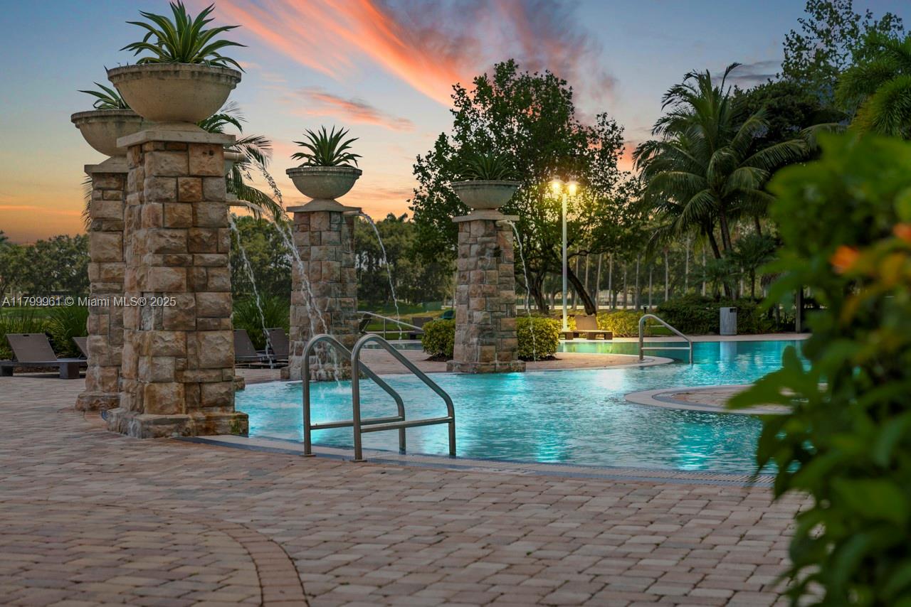 2681 N Flamingo Rd # 1206S