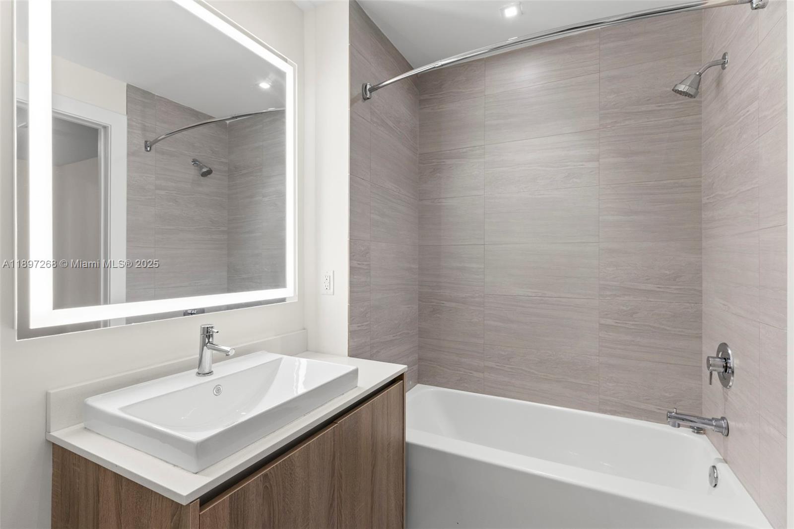 2960 NE 207th St # 508, Aventura Unit: 508