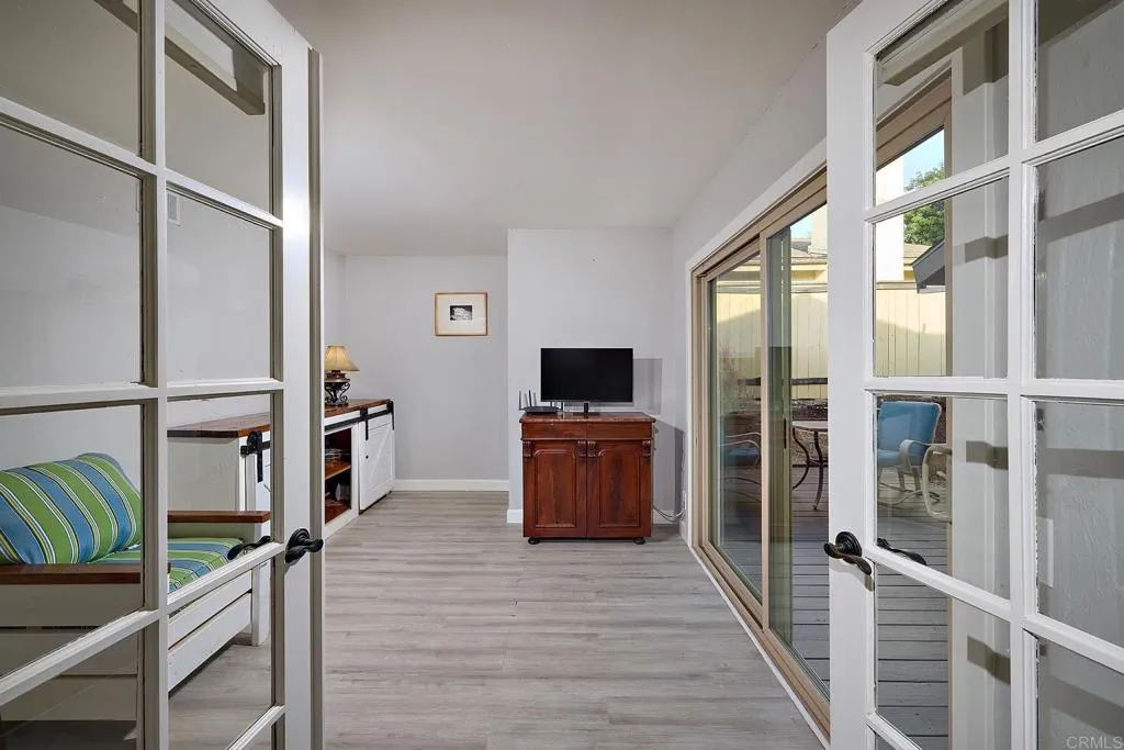 3347 Del Rio Court