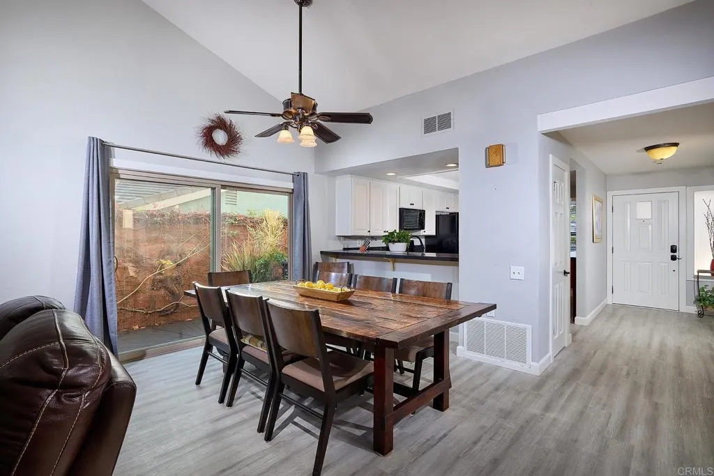 3347 Del Rio Court