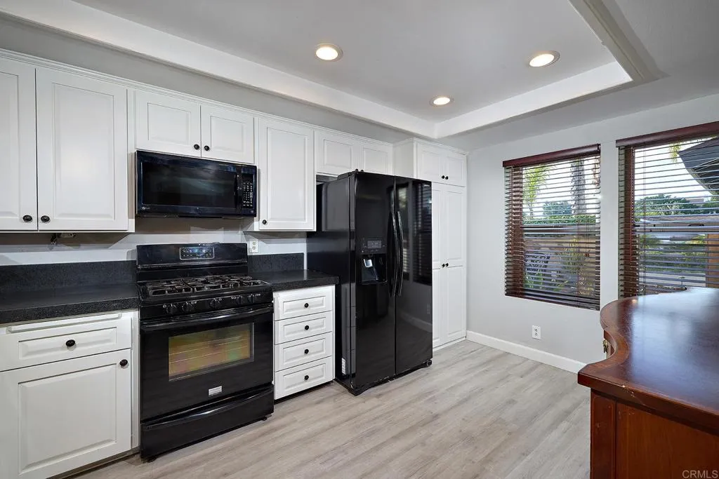3347 Del Rio Court