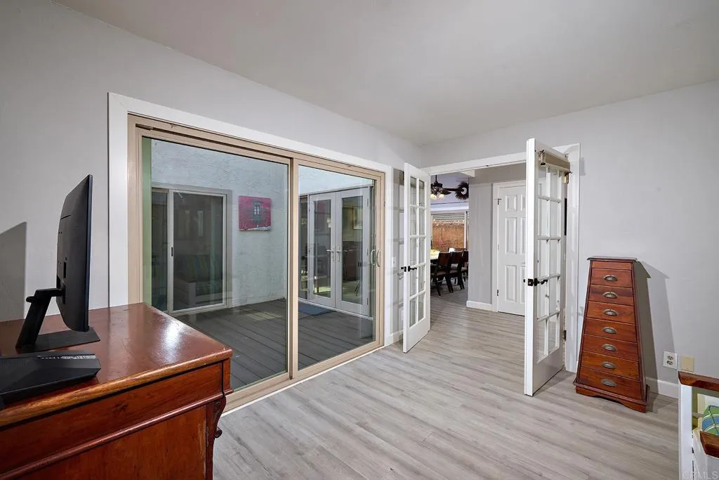 3347 Del Rio Court