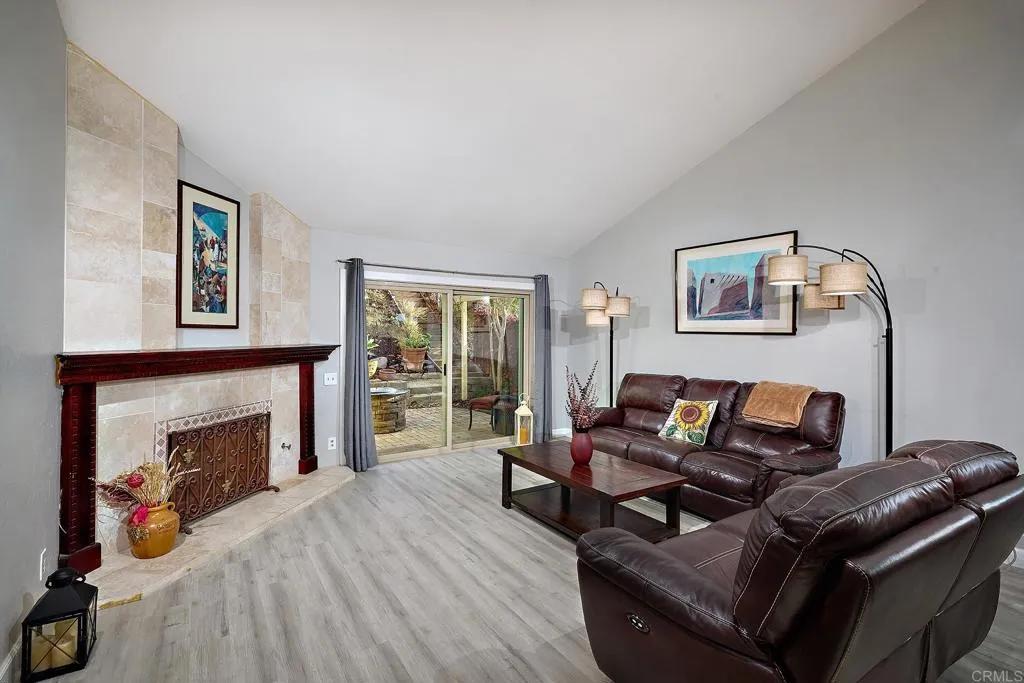3347 Del Rio Court