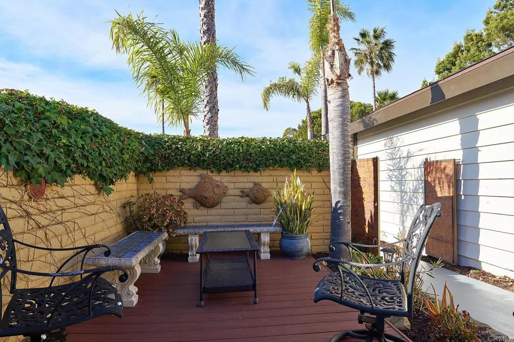 3347 Del Rio Court
