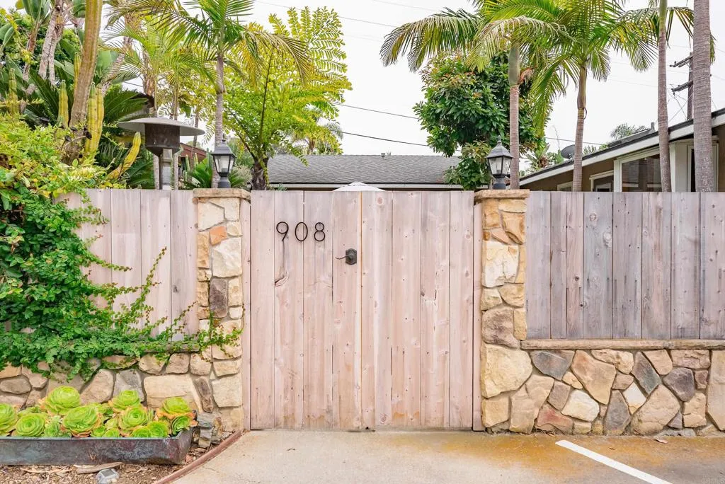 908 Stevens Avenue