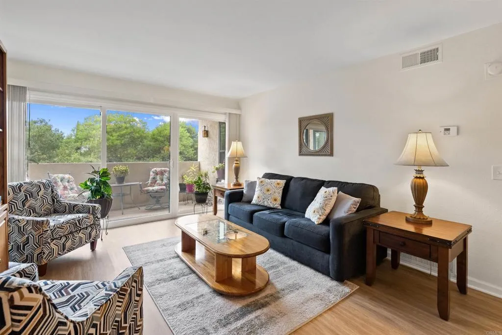 17607 Pomerado Unit 101, Rancho Bernardo (San Diego) Unit: 101