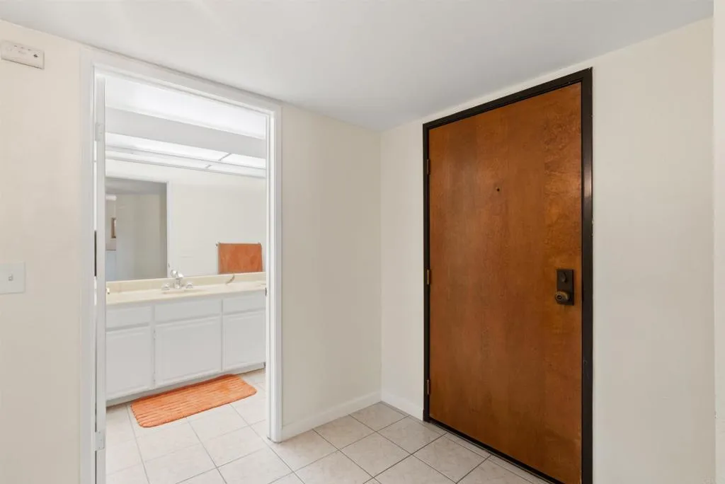 17607 Pomerado Unit 101, Rancho Bernardo (San Diego) Unit: 101