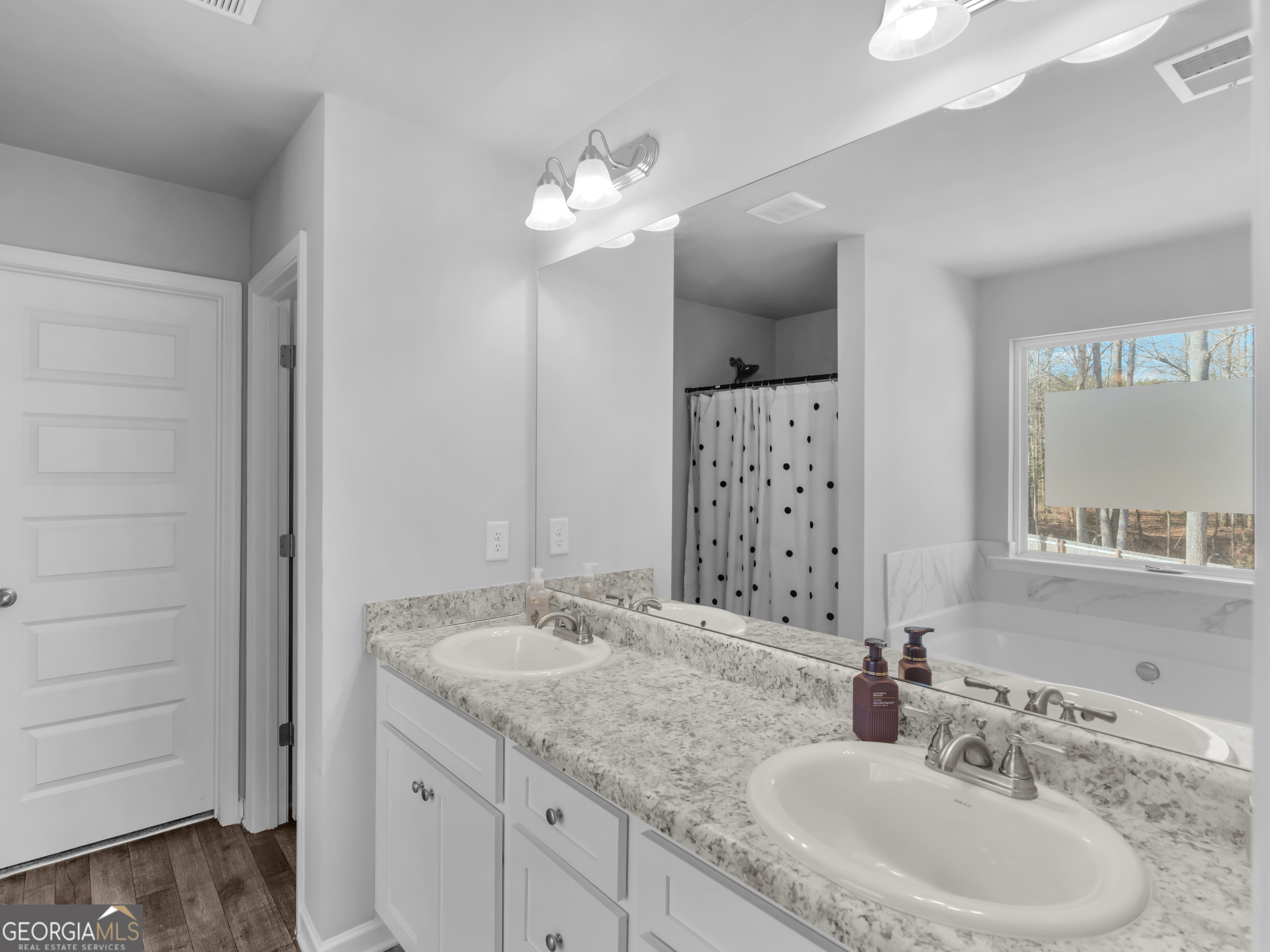 175 Ascott Trace