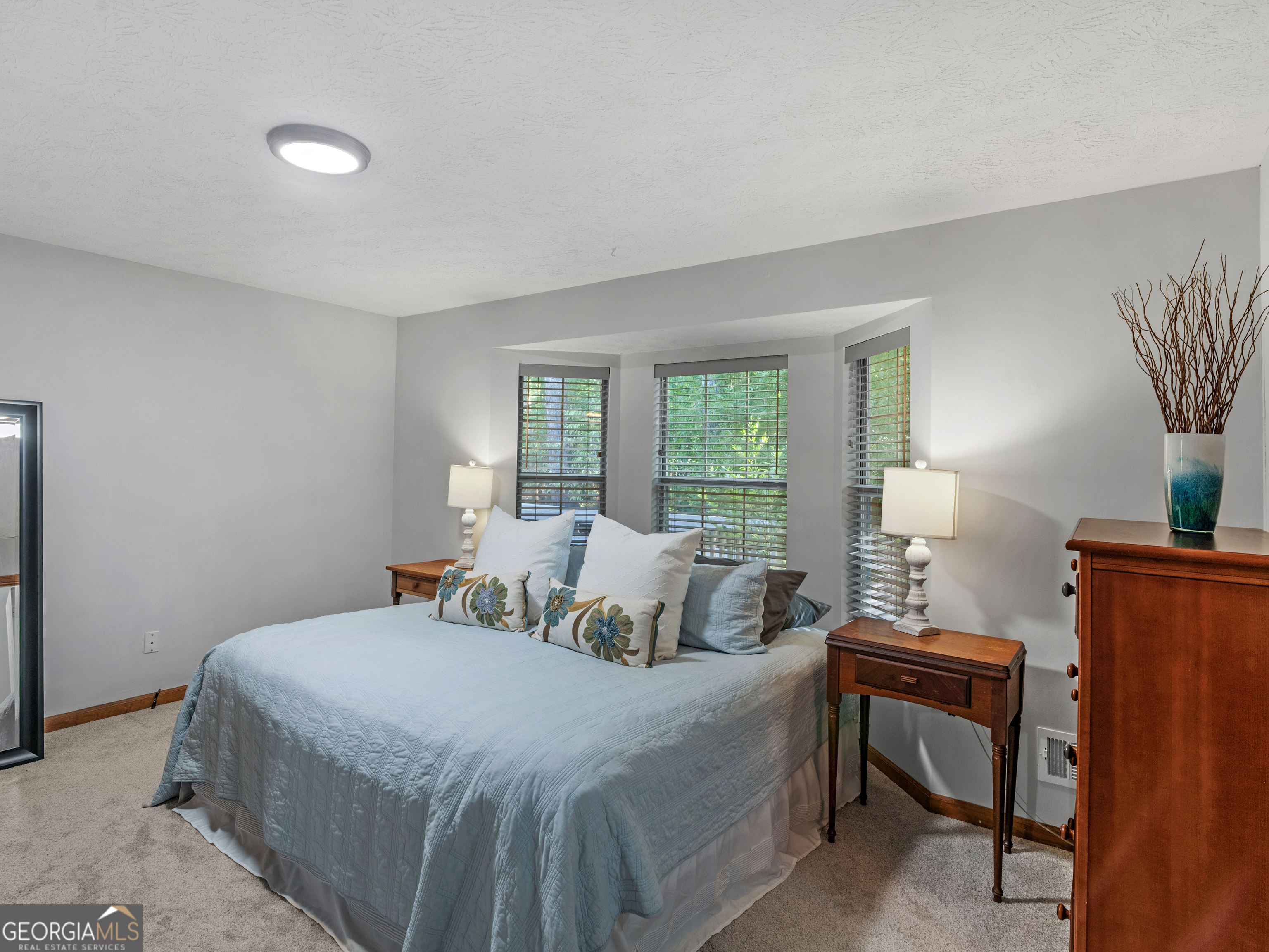 305 Country Lake Drive