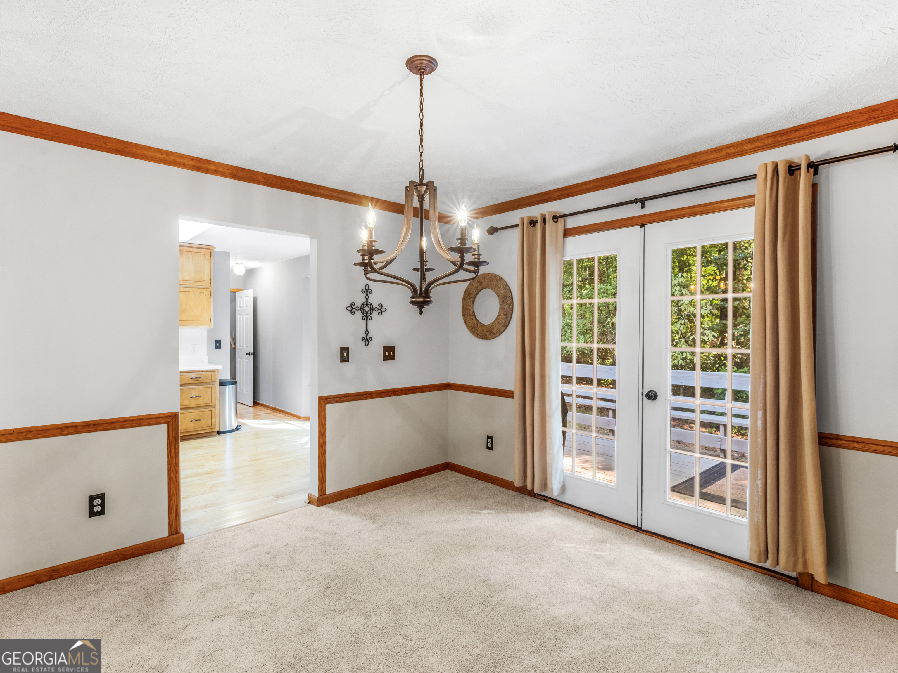 305 Country Lake Drive
