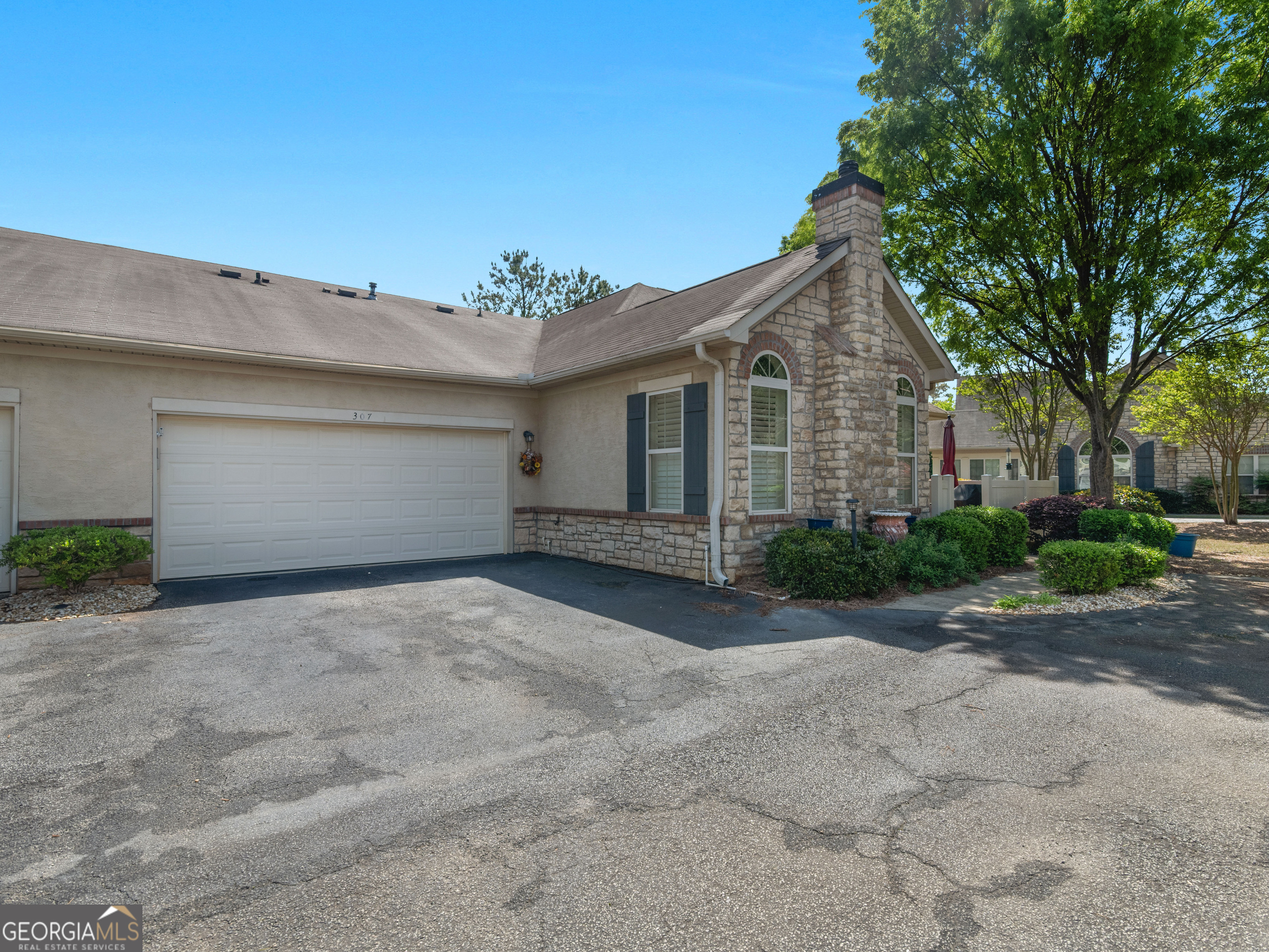 307 Gladstone Drive