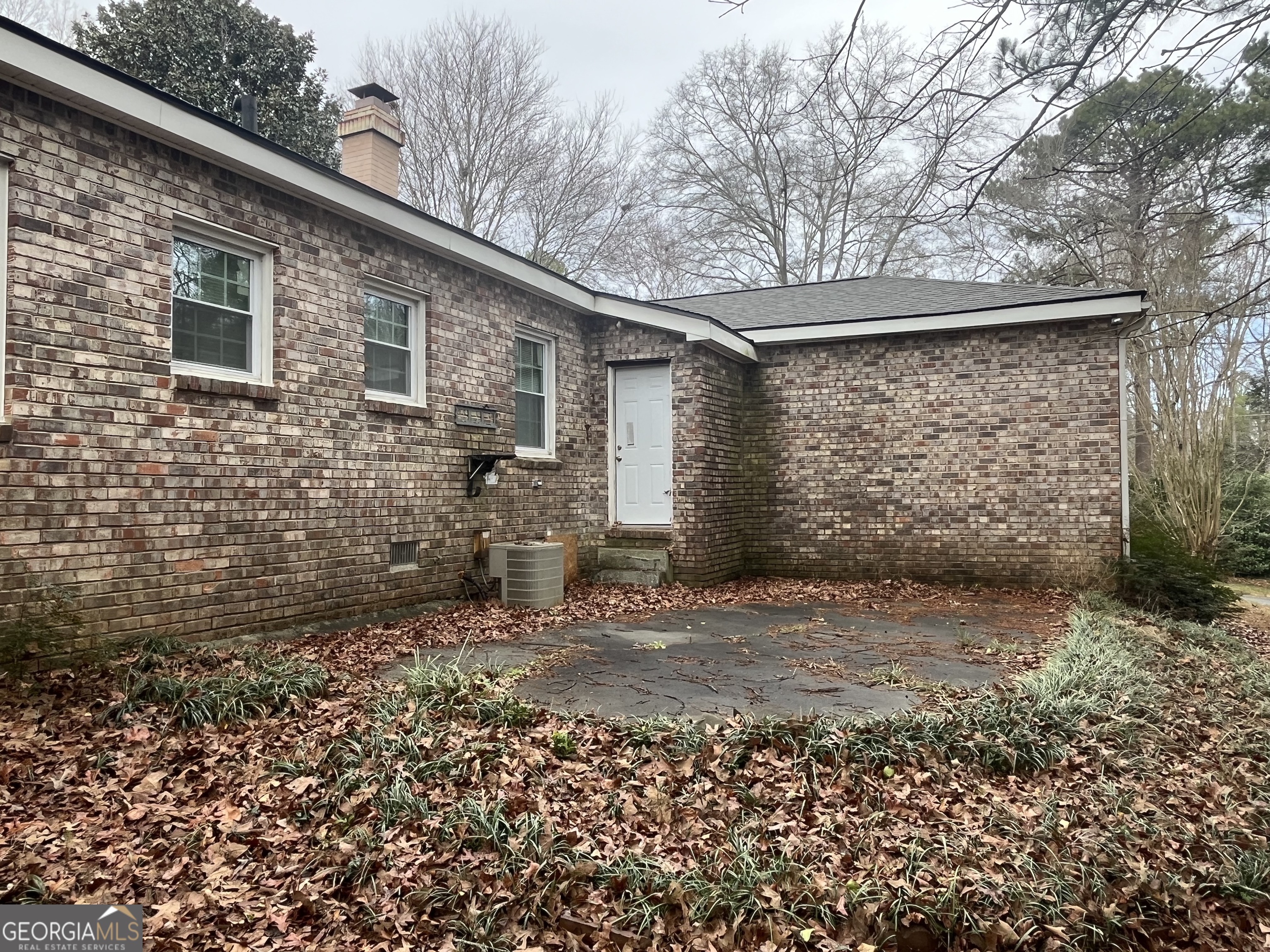 676 Bralorne Drive