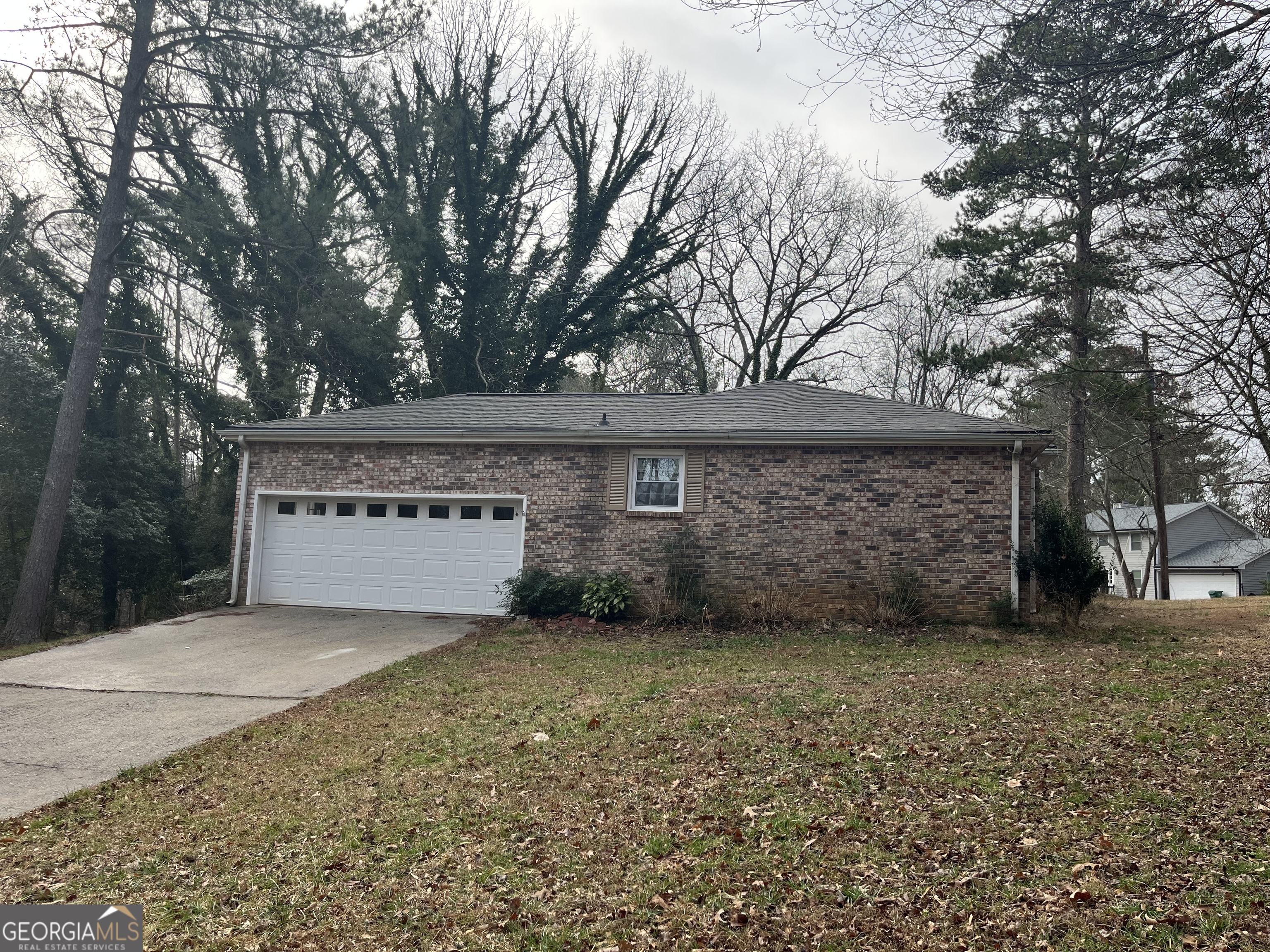 676 Bralorne Drive
