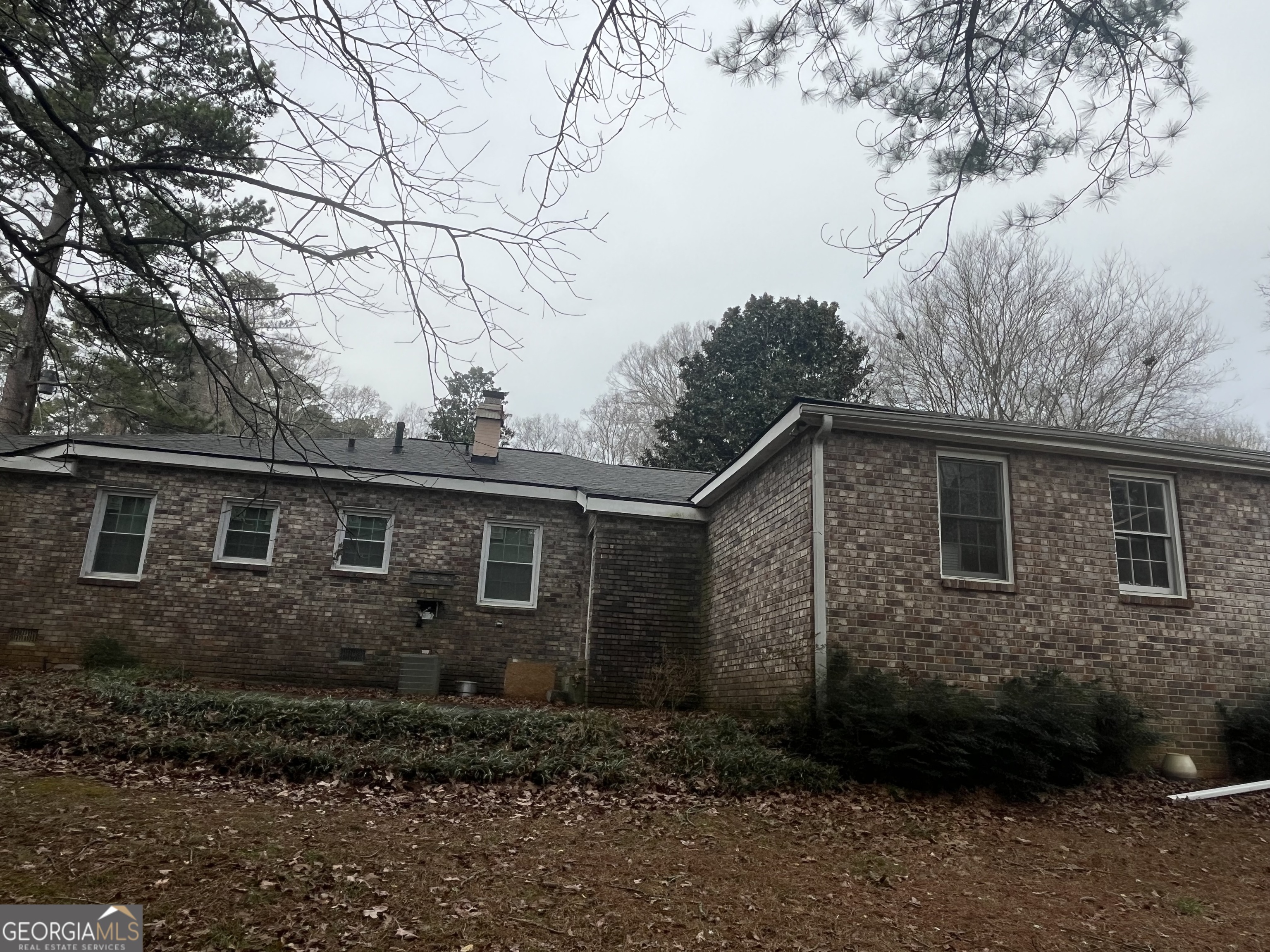 676 Bralorne Drive