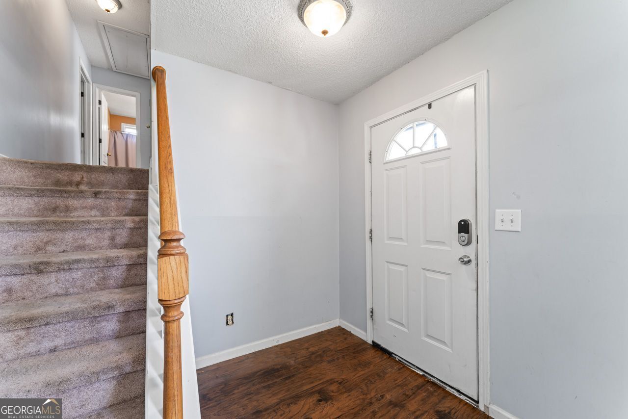5832 Whitney Way
