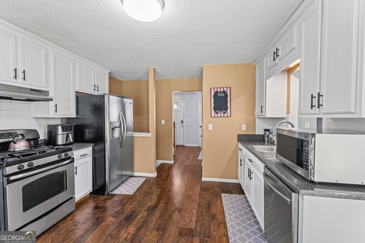 5832 Whitney Way