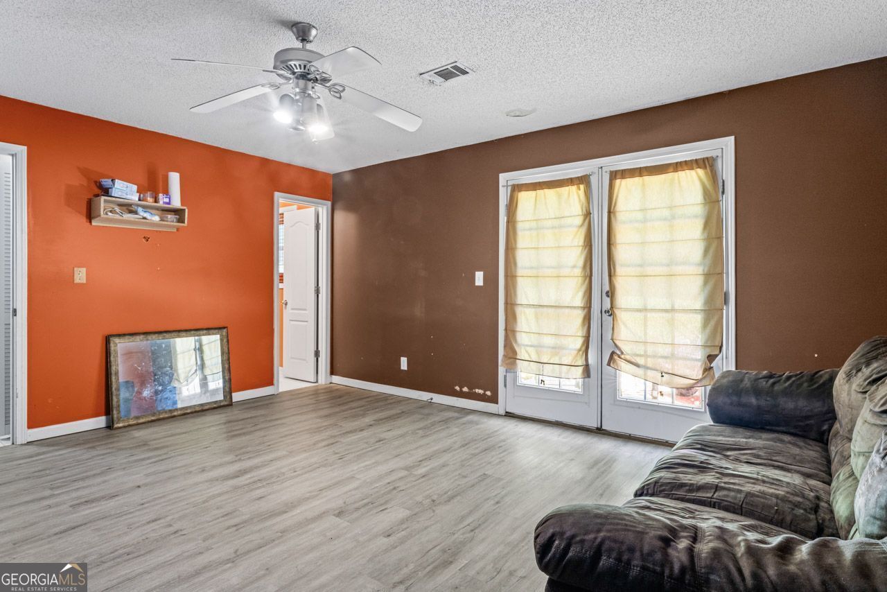 5832 Whitney Way