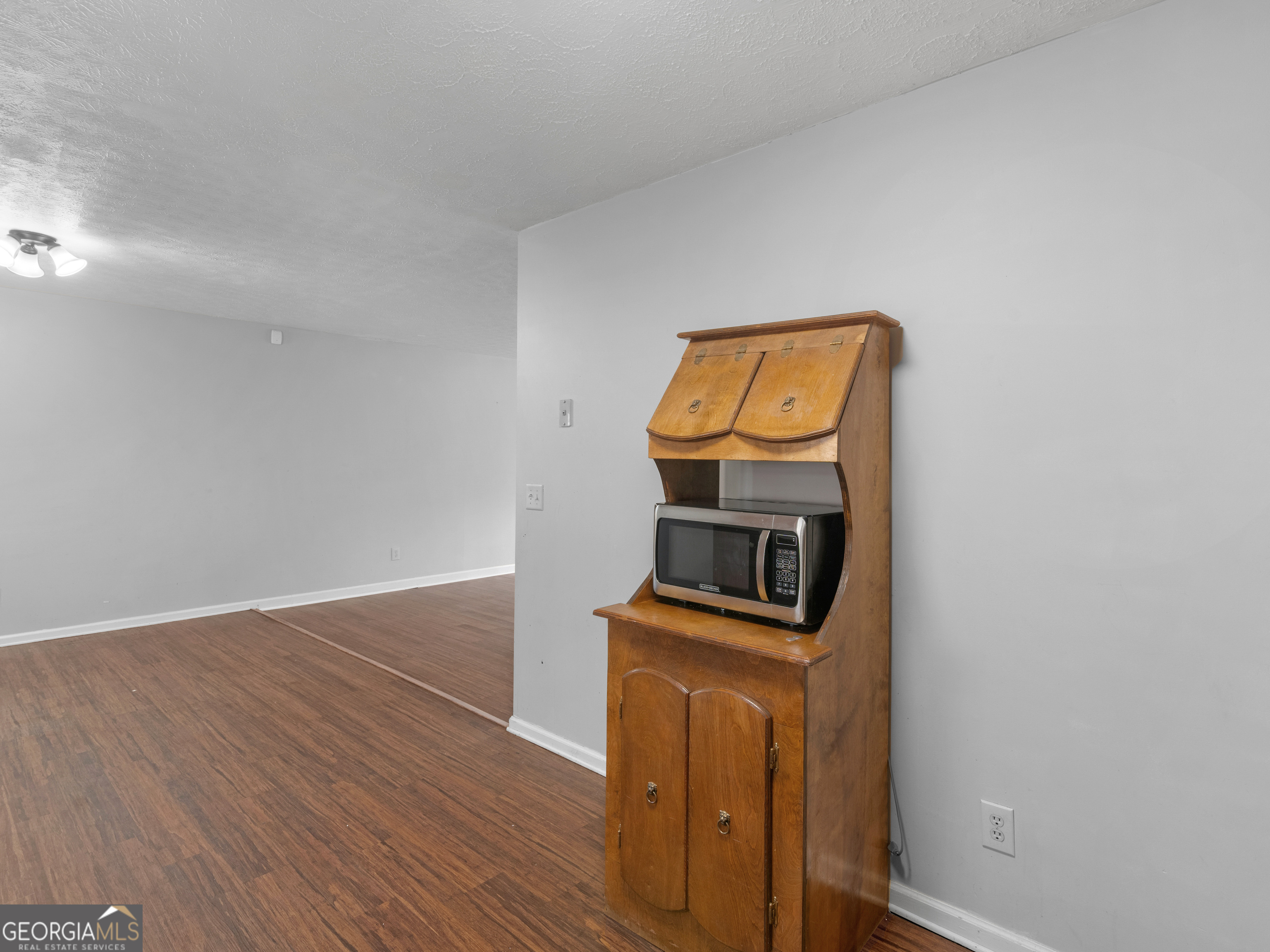 530 Welcome Road
