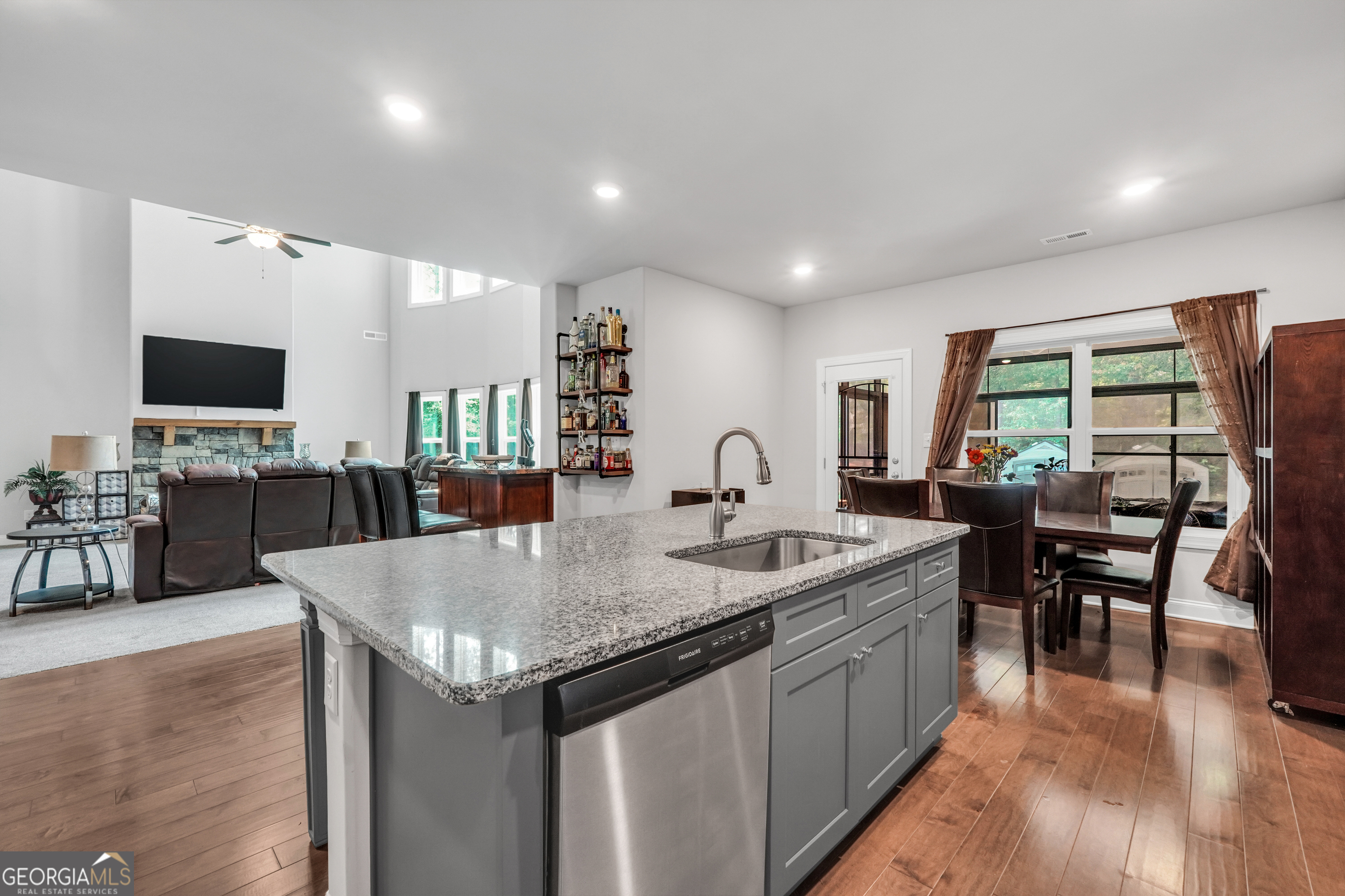 800 Rockhouse Road
