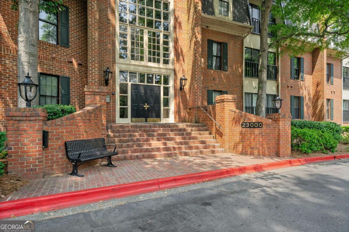 23307 Plantation Drive NE