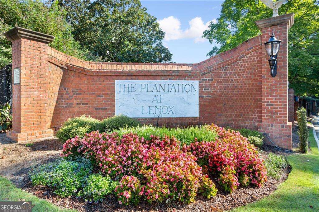 23307 Plantation Drive NE