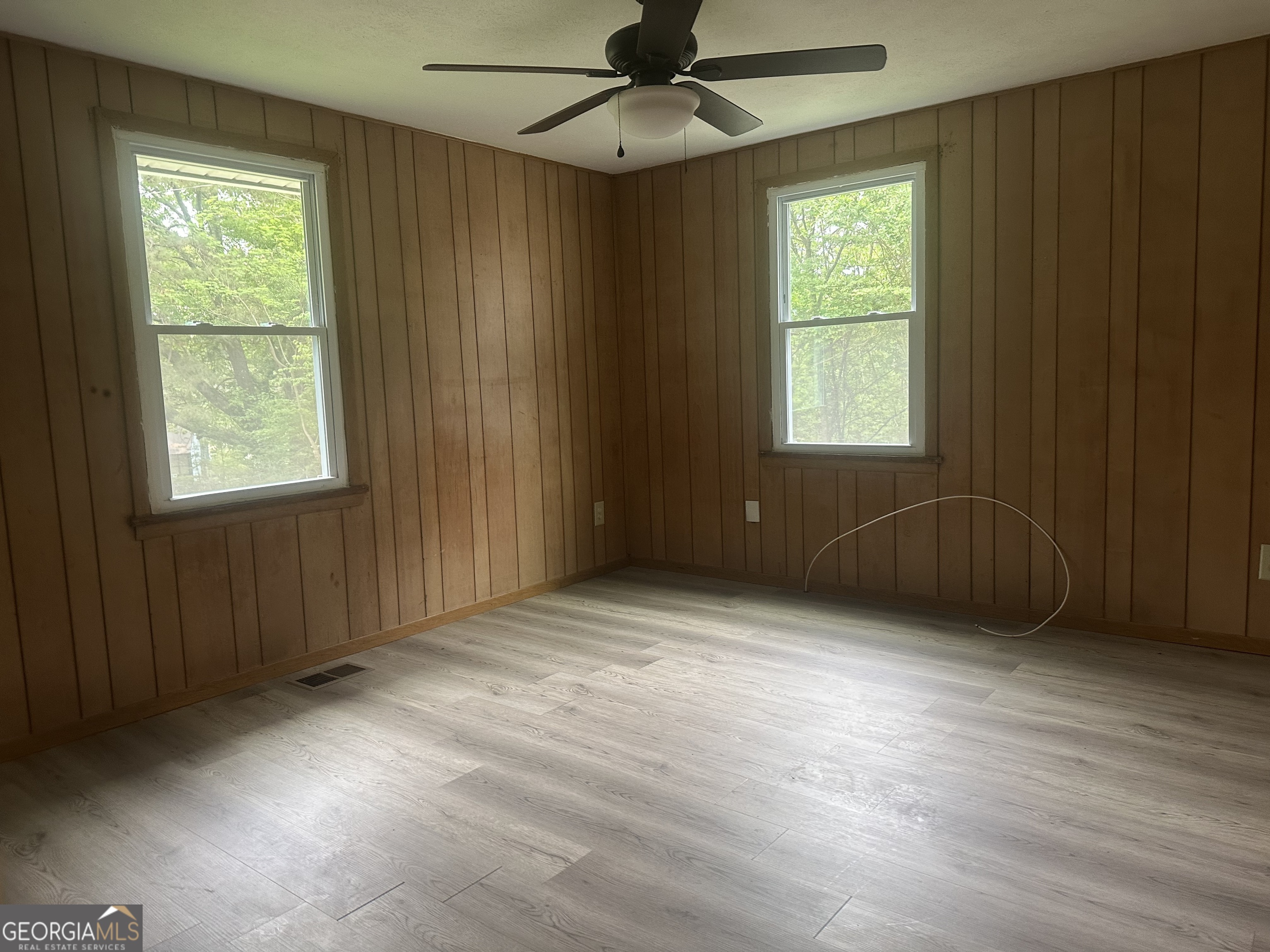 8833 Thomas Road