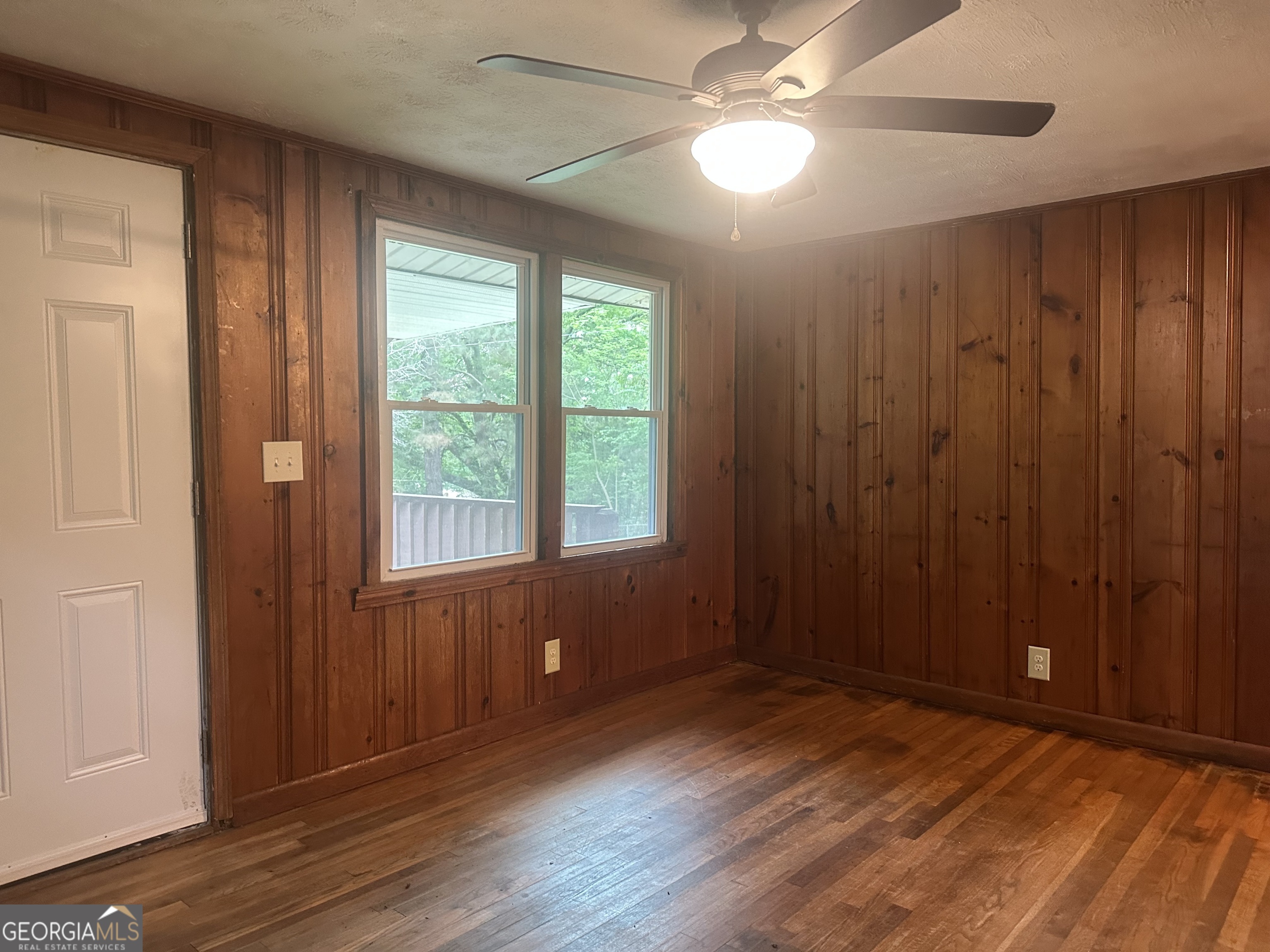 8833 Thomas Road