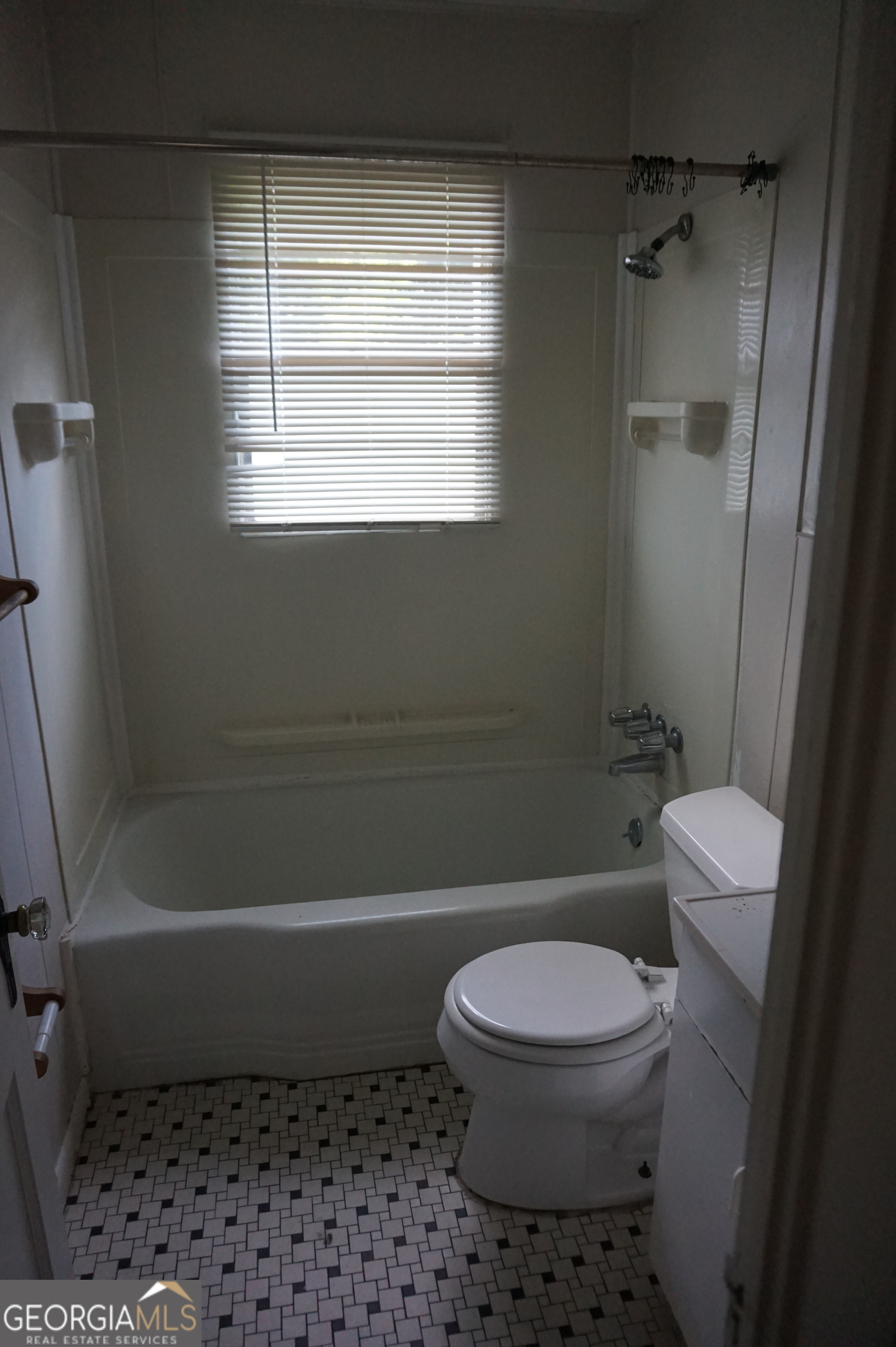 1472 Elizabeth Lane