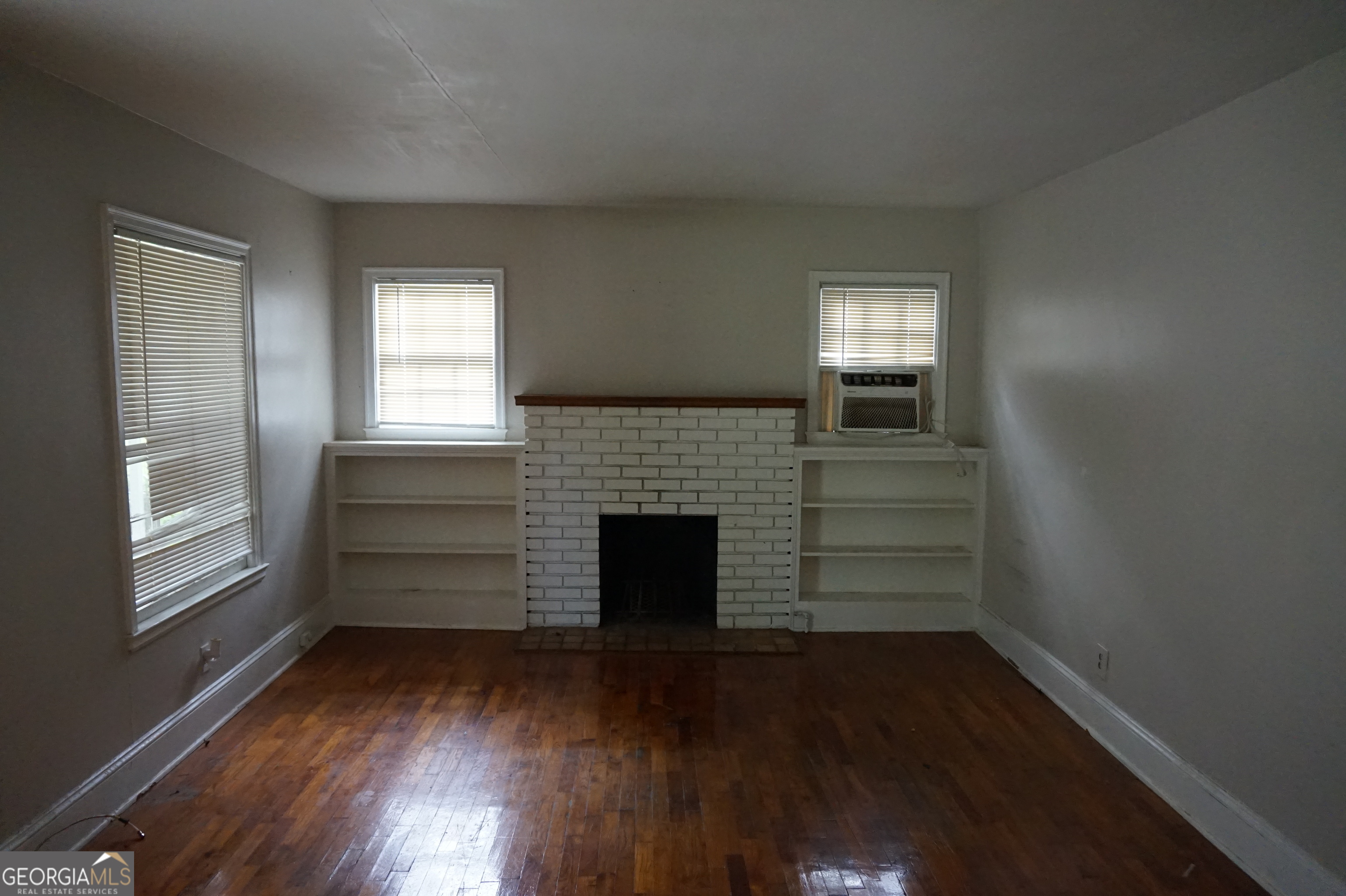 1472 Elizabeth Lane
