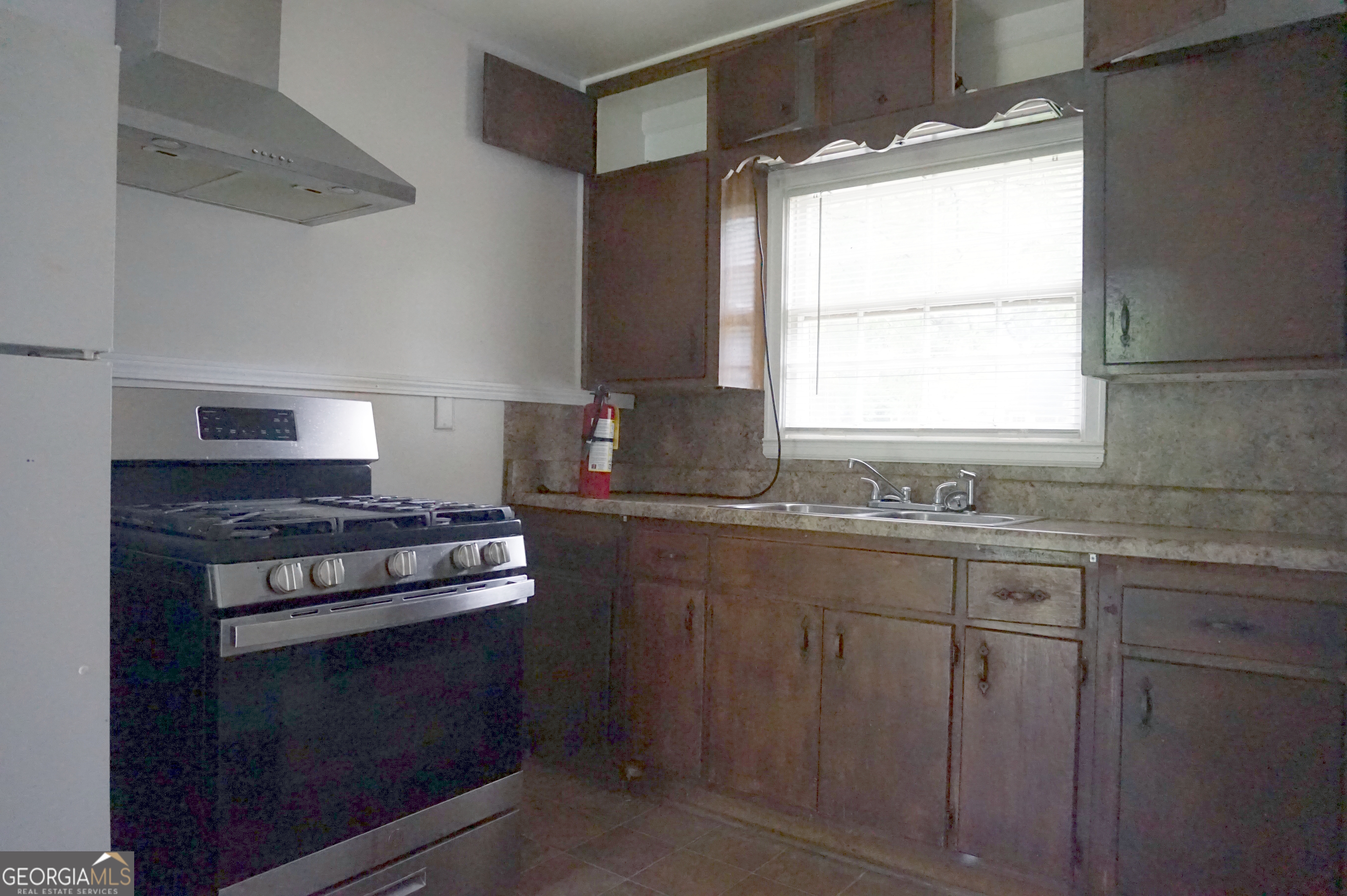1472 Elizabeth Lane